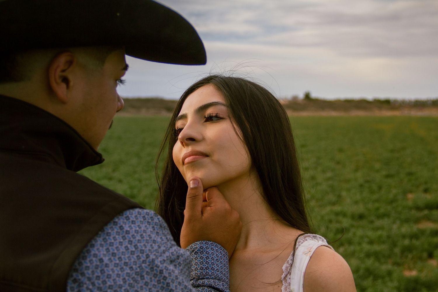 Las Cruces, New Mexico Photographer capturing your love story. Couples, weddings, engagements, proposals, elopements in New Mexico and world