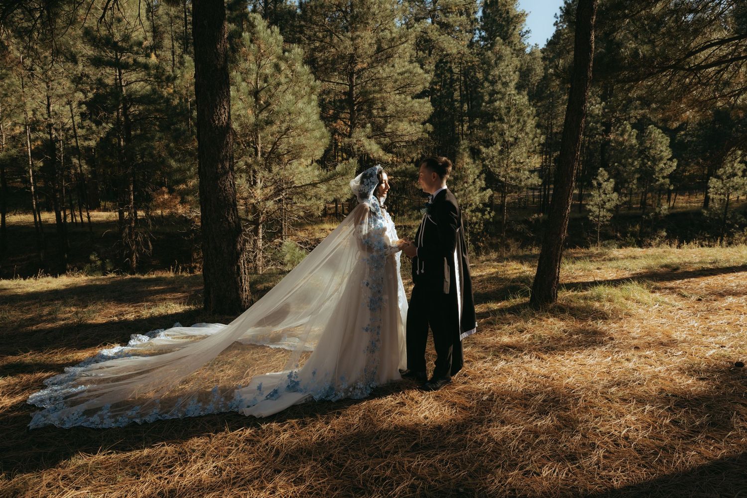 ruidoso,Las Cruces, Cloudcroft, El Paso, Wedding photographer, couples, enchanted vine, noisy winery venue, elopement, engagement photos