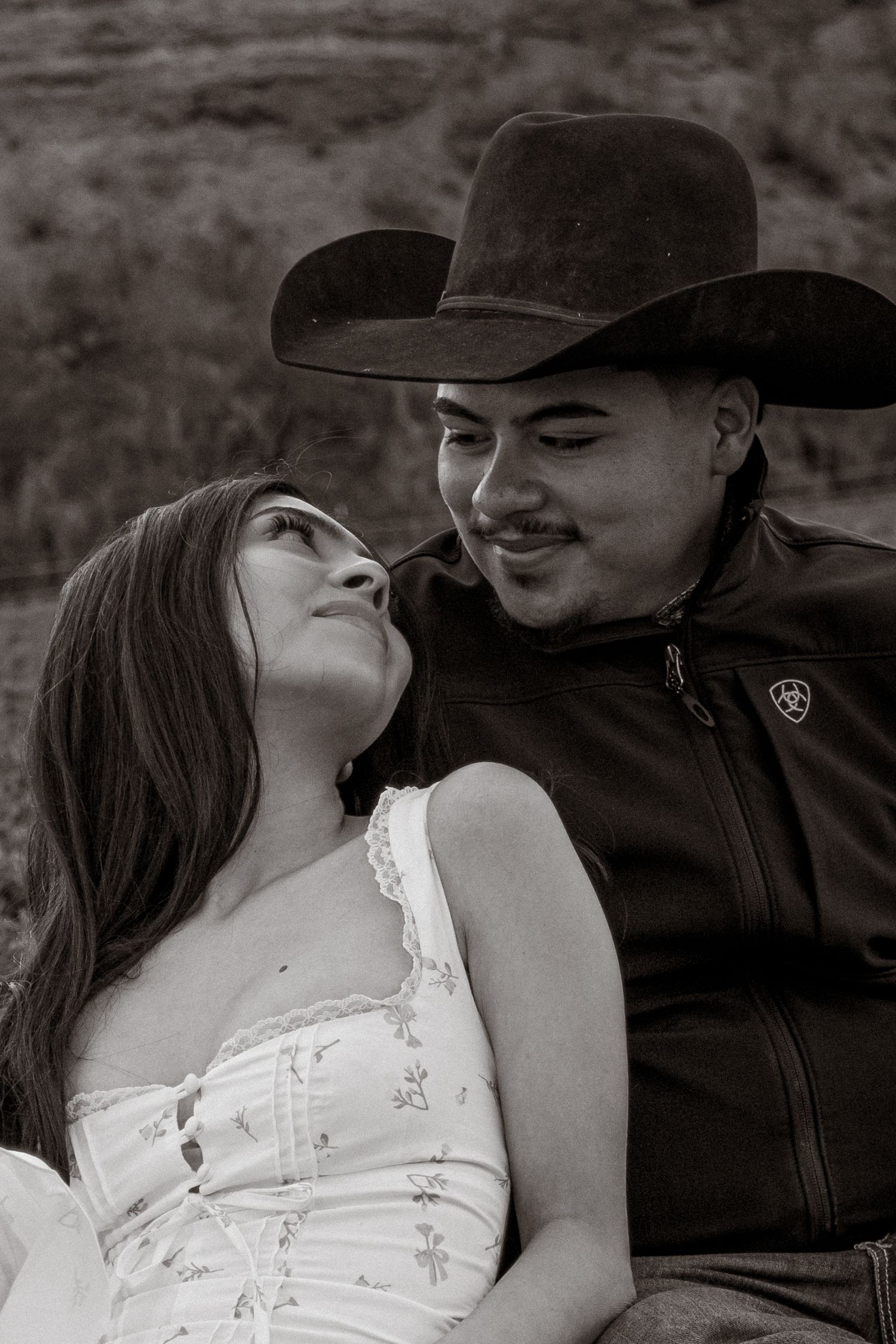 Las Cruces, New Mexico Photographer capturing your love story. Couples, weddings, engagements, proposals, elopements in New Mexico and world
