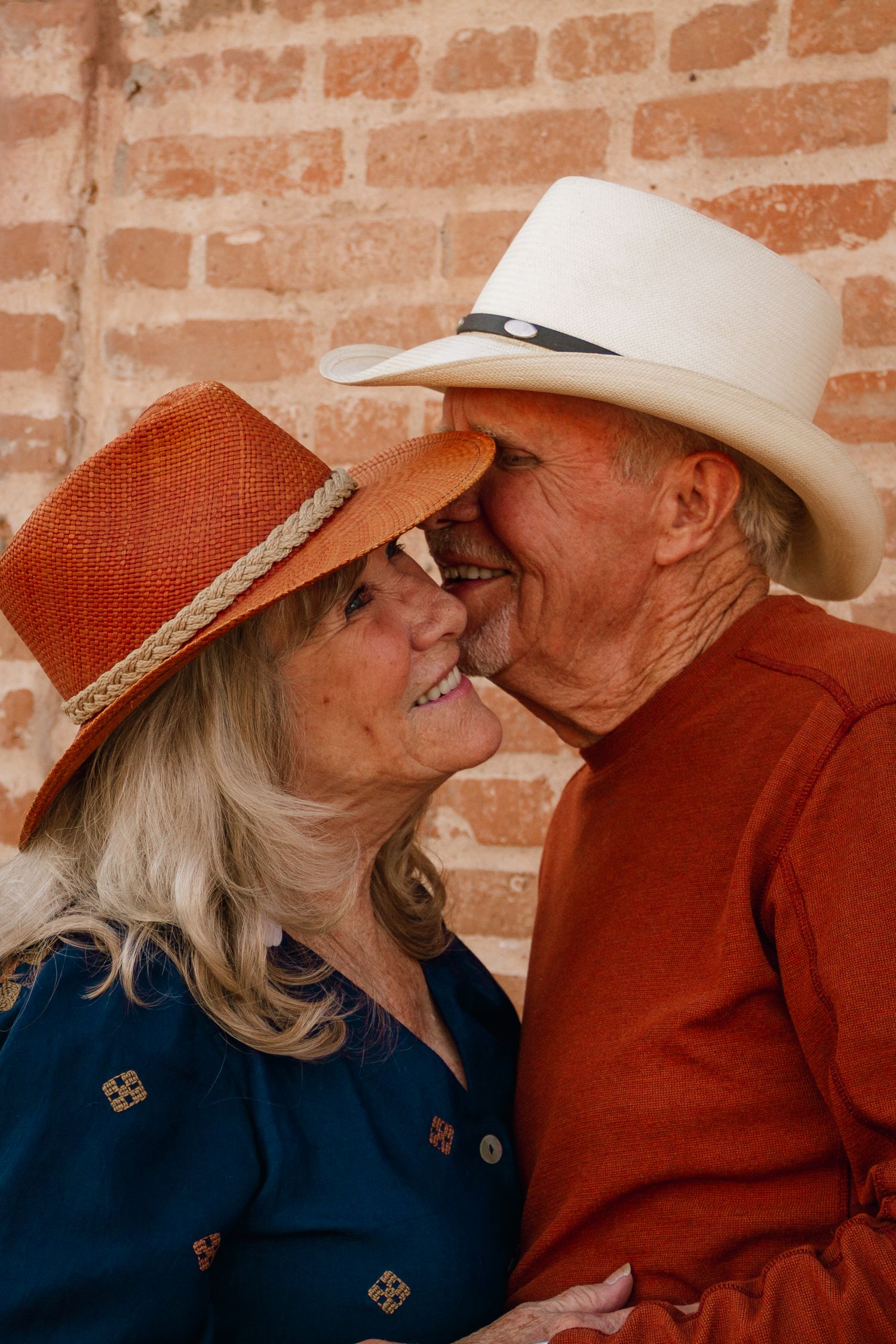 Las Cruces, New Mexico Photographer capturing your love story. Couples, weddings, engagements, proposals, elopements in New Mexico and world