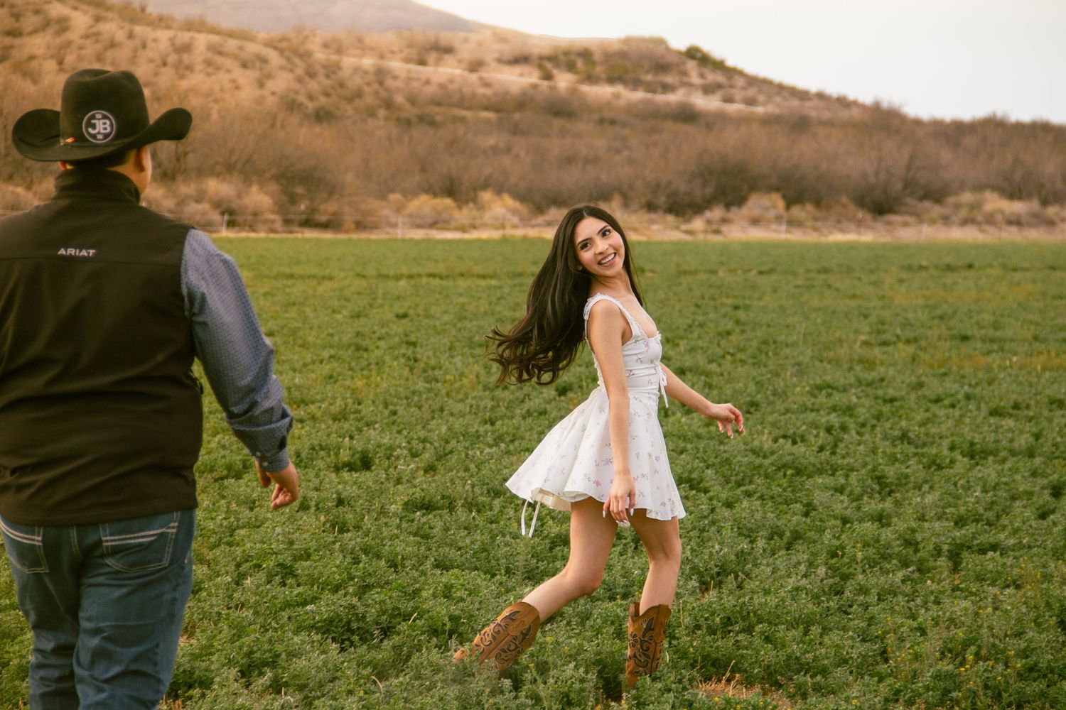Las Cruces, New Mexico Photographer capturing your love story. Couples, weddings, engagements, proposals, elopements in New Mexico and world