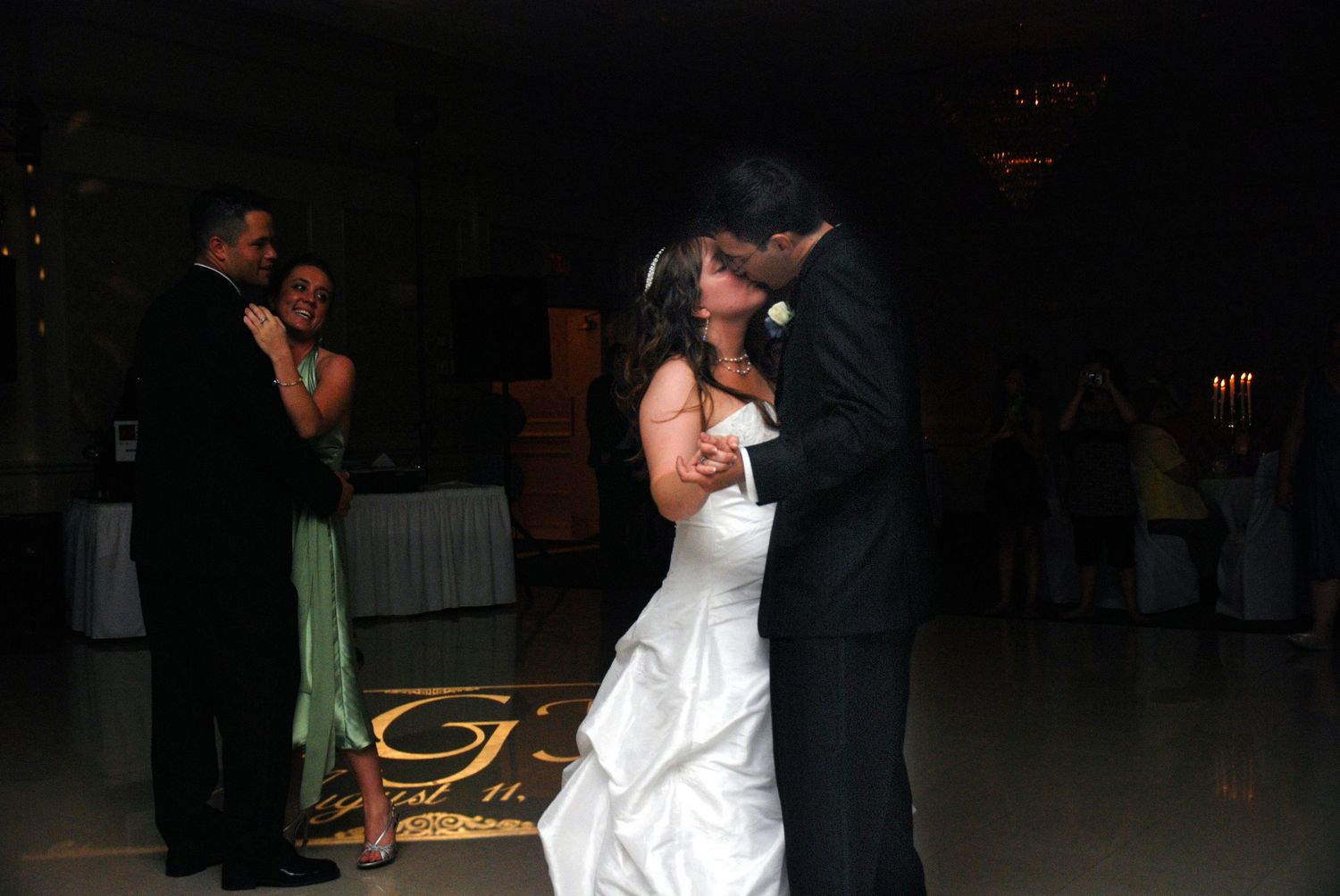 Yu-Chen Chiu Studio offers wedding, engagement session and maternity, newborn, milestone & event photography in NYC & NJ.
