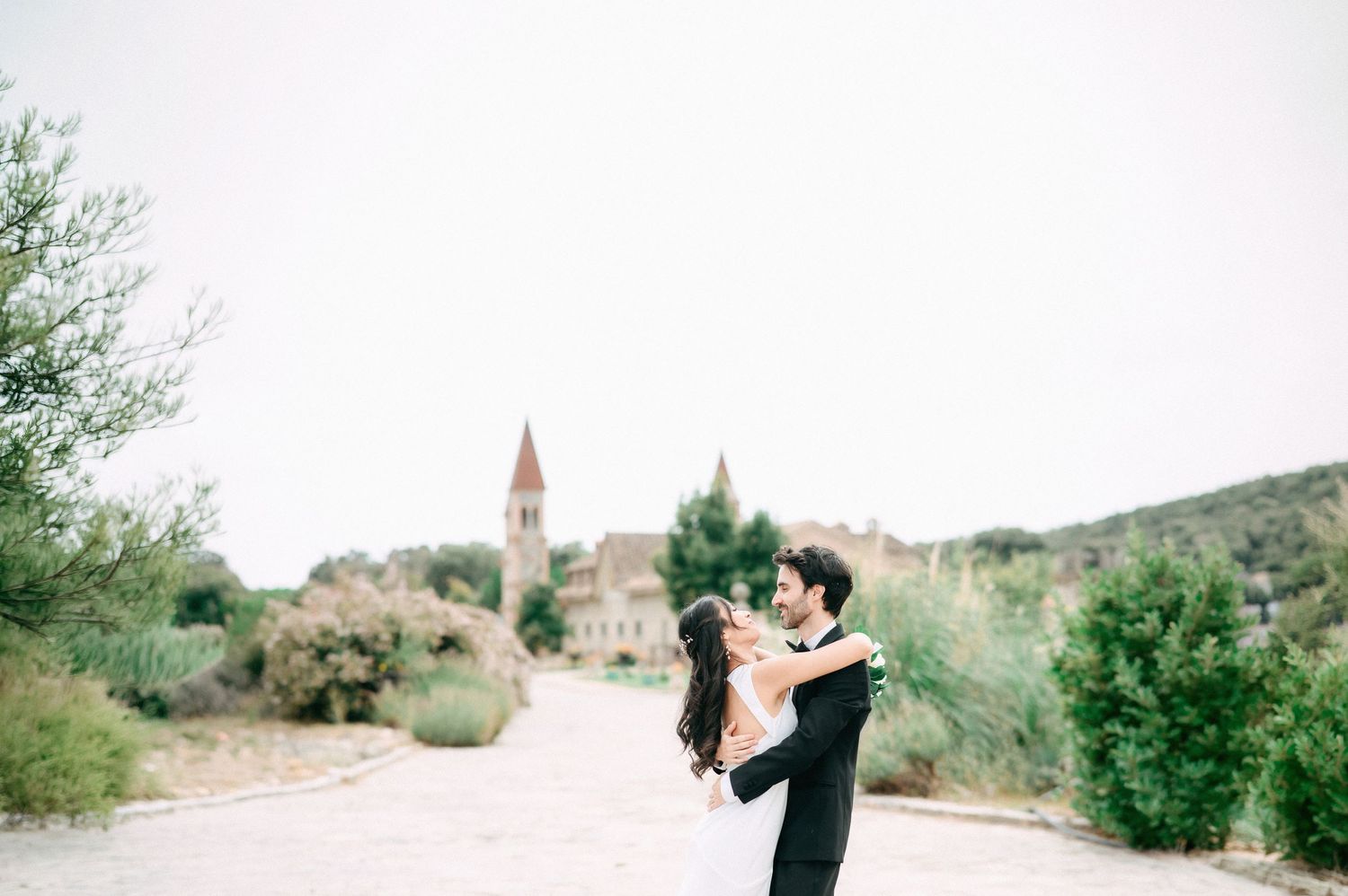 Fotografía de boda internacional y de lujo en la finca Aldea Santillana de Madrid por SHUTTER.