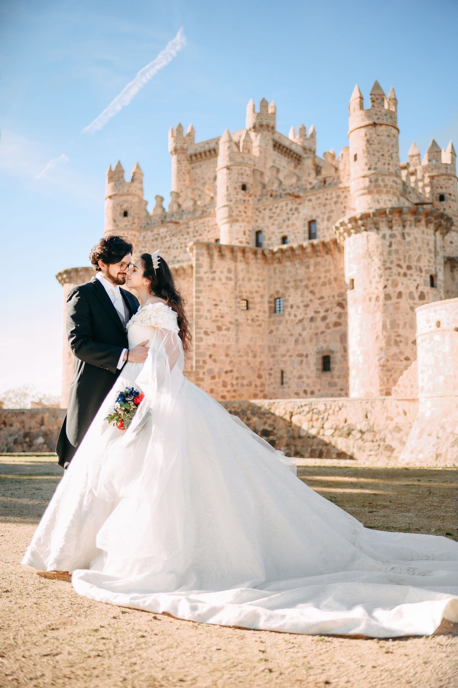 Fotografía artística de boda en el Castillo de Guadamur de Toledo editada por SHUTTER.