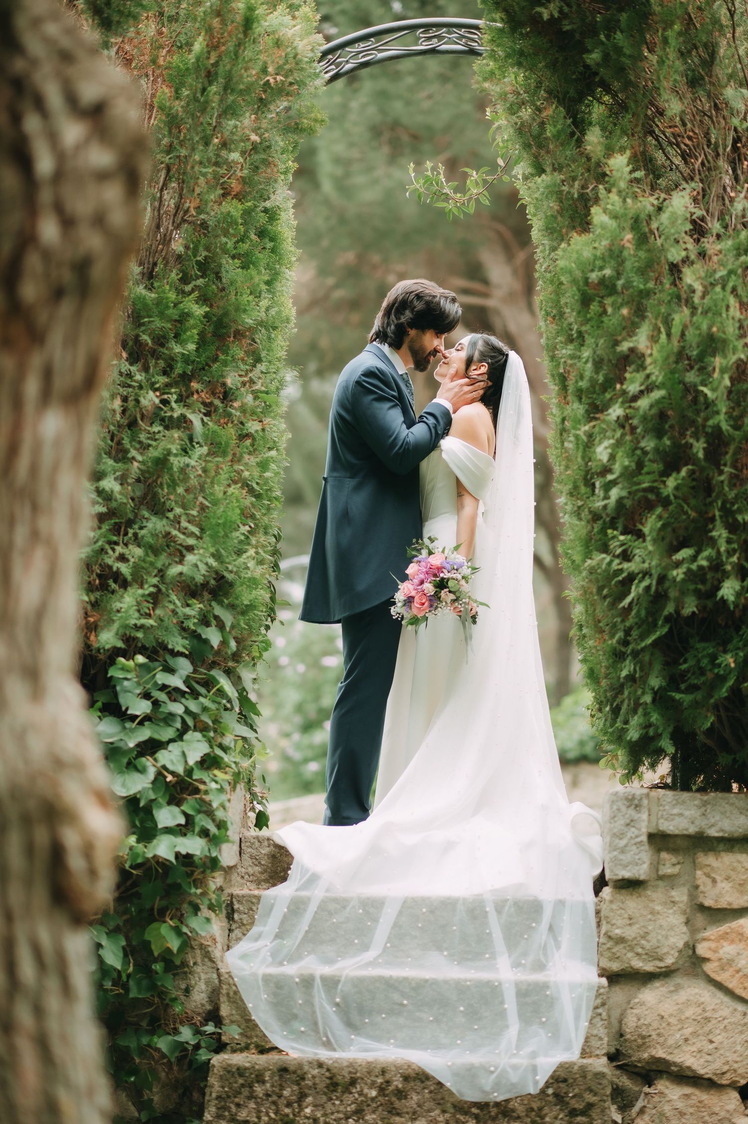 Fotografía de boda natural y emotiva en el Torreón de Don Jacinto de Galapagar por SHUTTER.