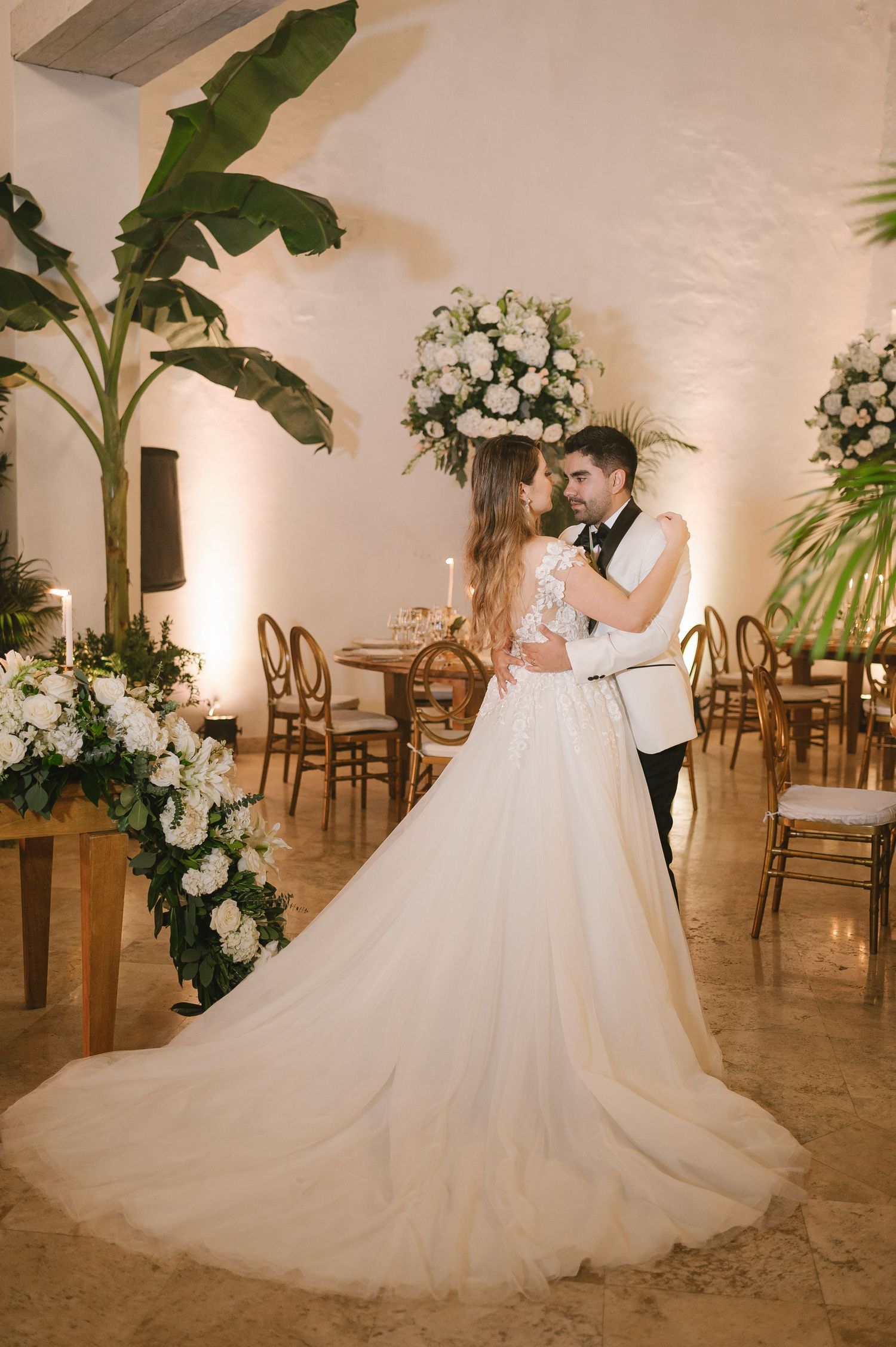 #whiteandgold #decoevent #weddingstyle #naturalwedding #bodasbonitas #fotografiadebodas #casamentscatalunya #bodas #boda