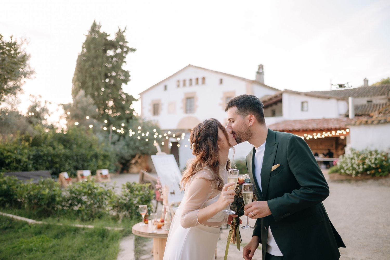 Reportaje fotográfico y cinematográfico de boda en la Masia Can Pi de la Serra por SHUTTER.