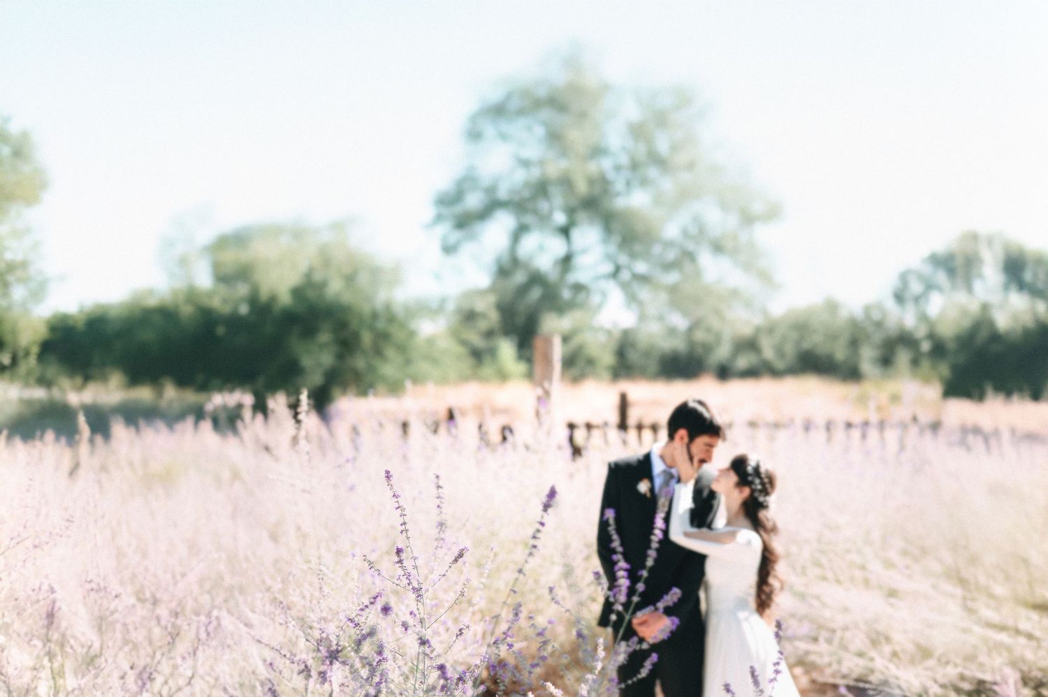 Fotografía de boda natural y espontánea en la Finca Isla Las Armas de Alcalá de Henares por SHUTTER.