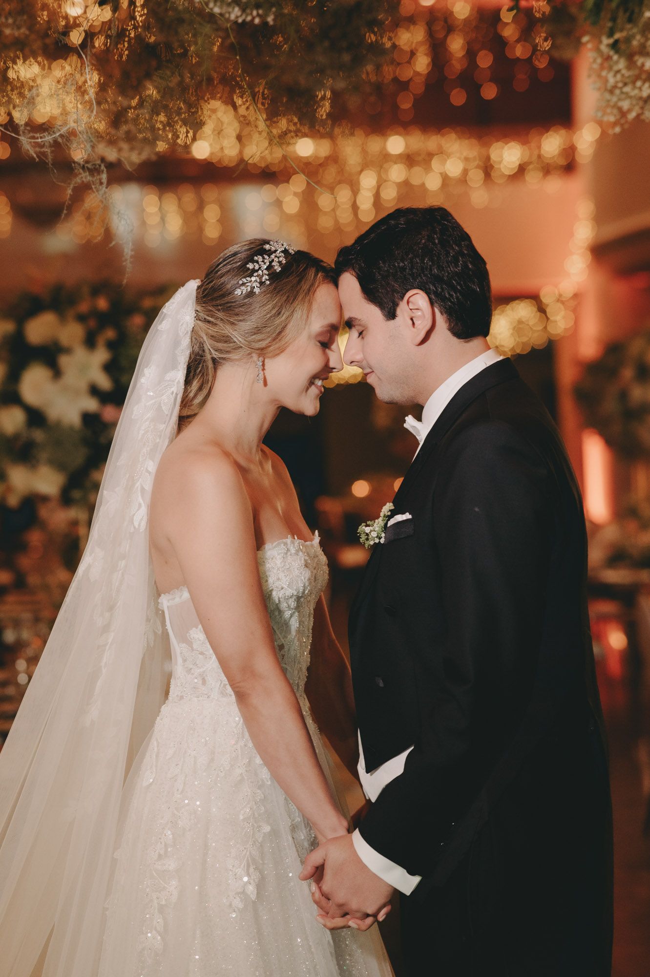 #intimateweddingphotographer #thisisreportage #civilceremony #weddingmagic #uniquewedding #weddingbride #bridalphotograp