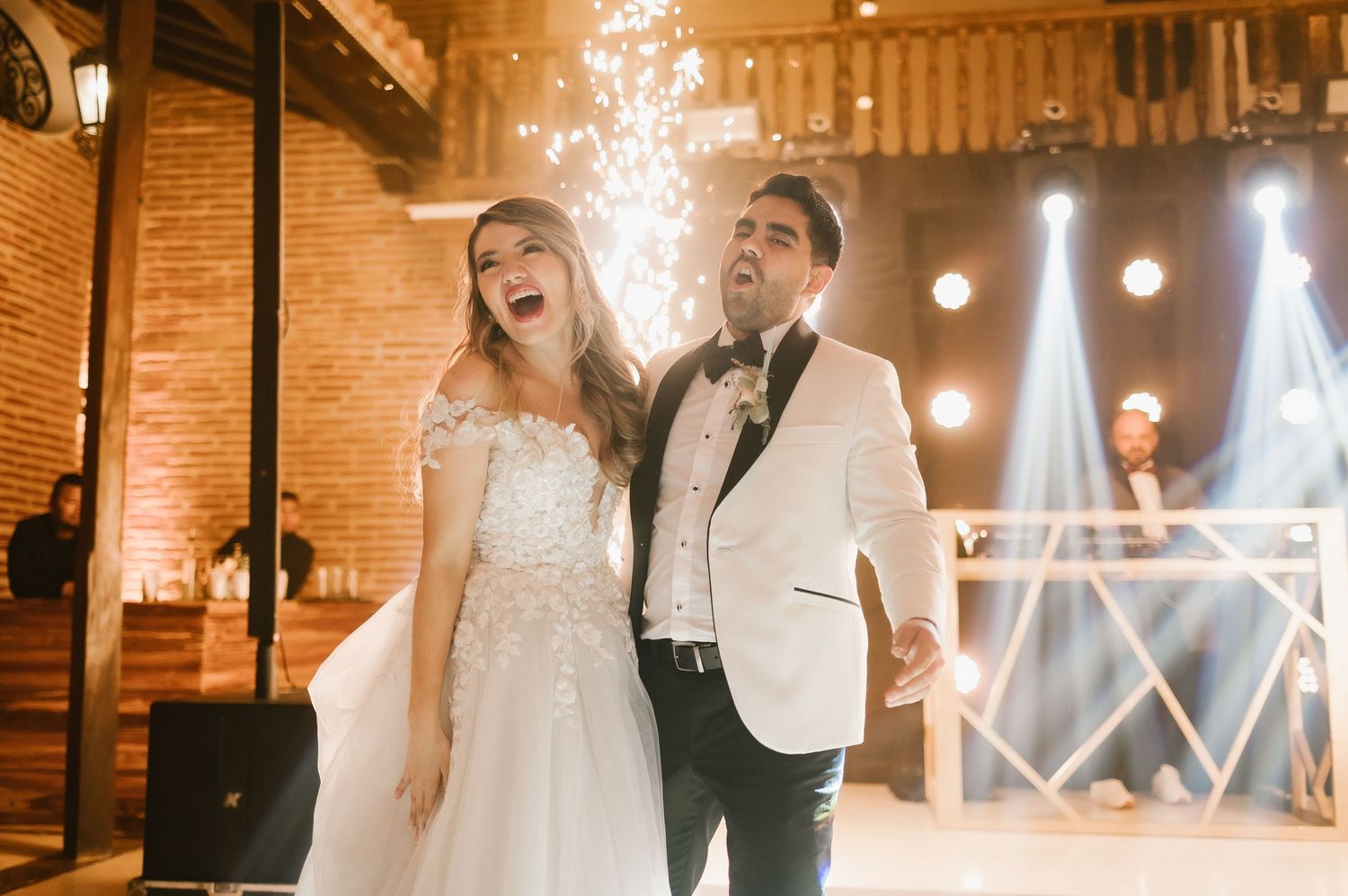 #whiteandgold #decoevent #weddingstyle #naturalwedding #bodasbonitas #fotografiadebodas #casamentscatalunya #bodas #boda
