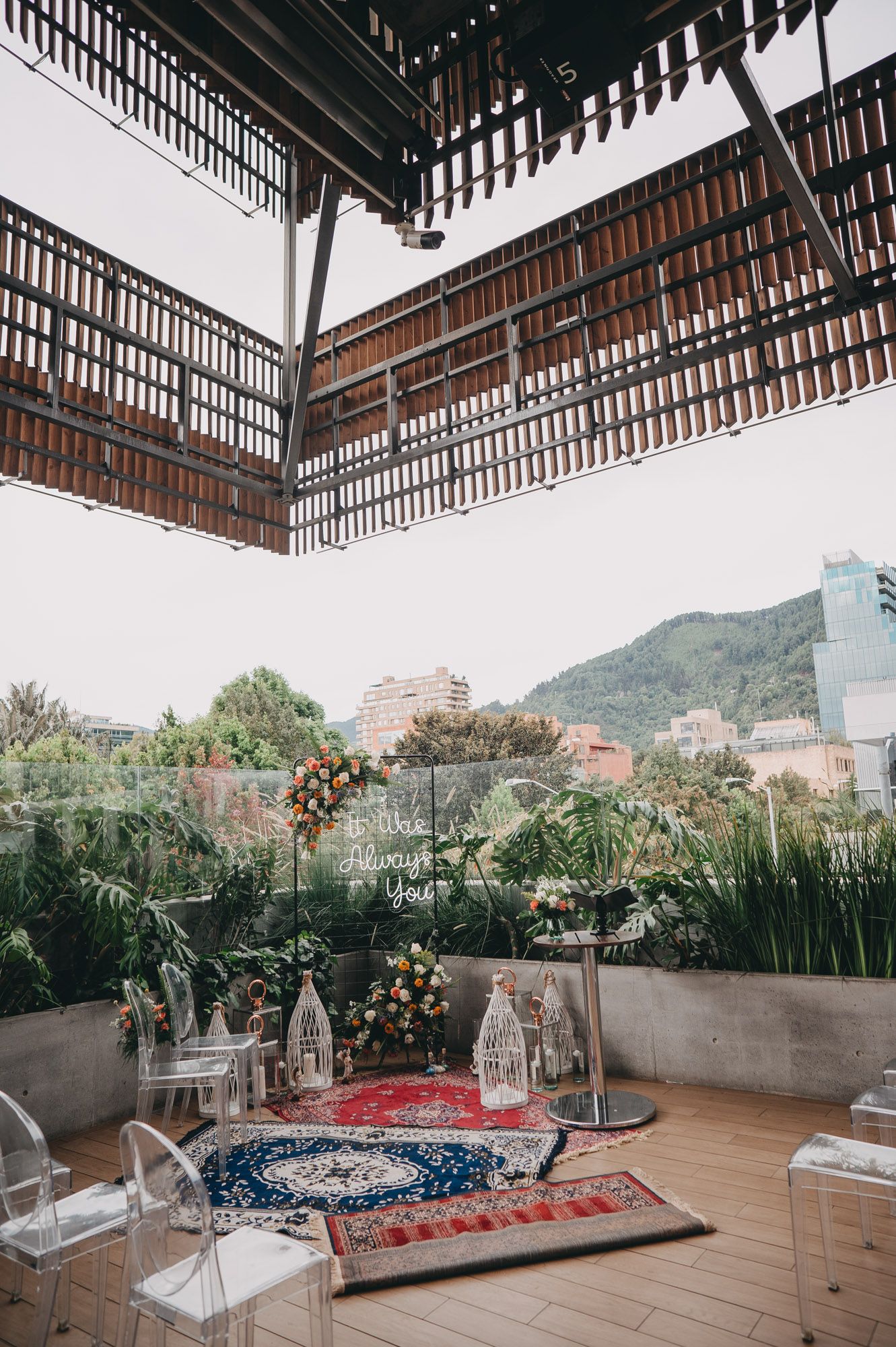 #whiteandgold #decoevent #weddingstyle #naturalwedding #bodasbonitas #fotografiadebodas #casamentscatalunya #bodas #boda