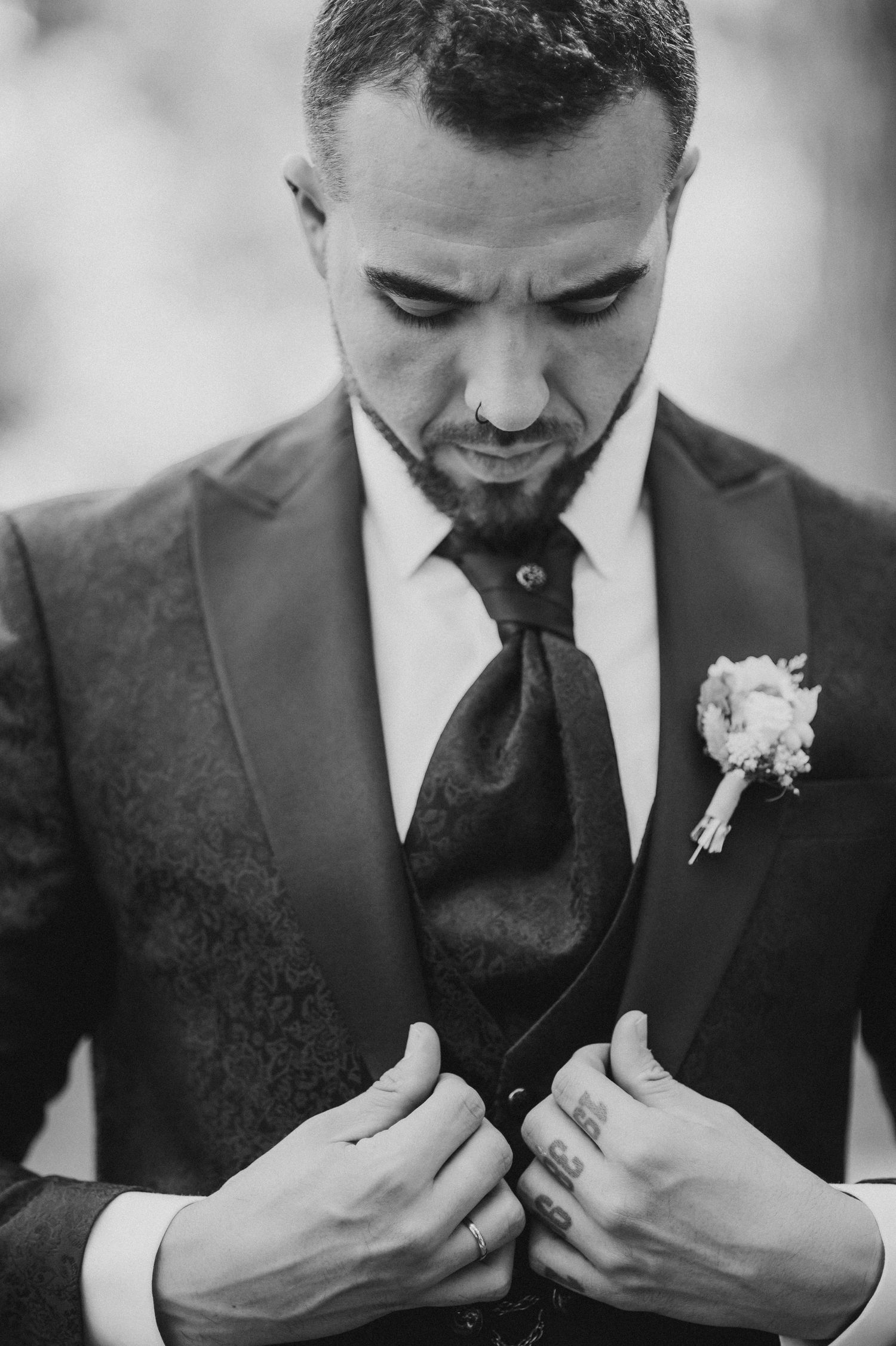 Fotógrafos de bodas en el parque de El Capricho Madrid