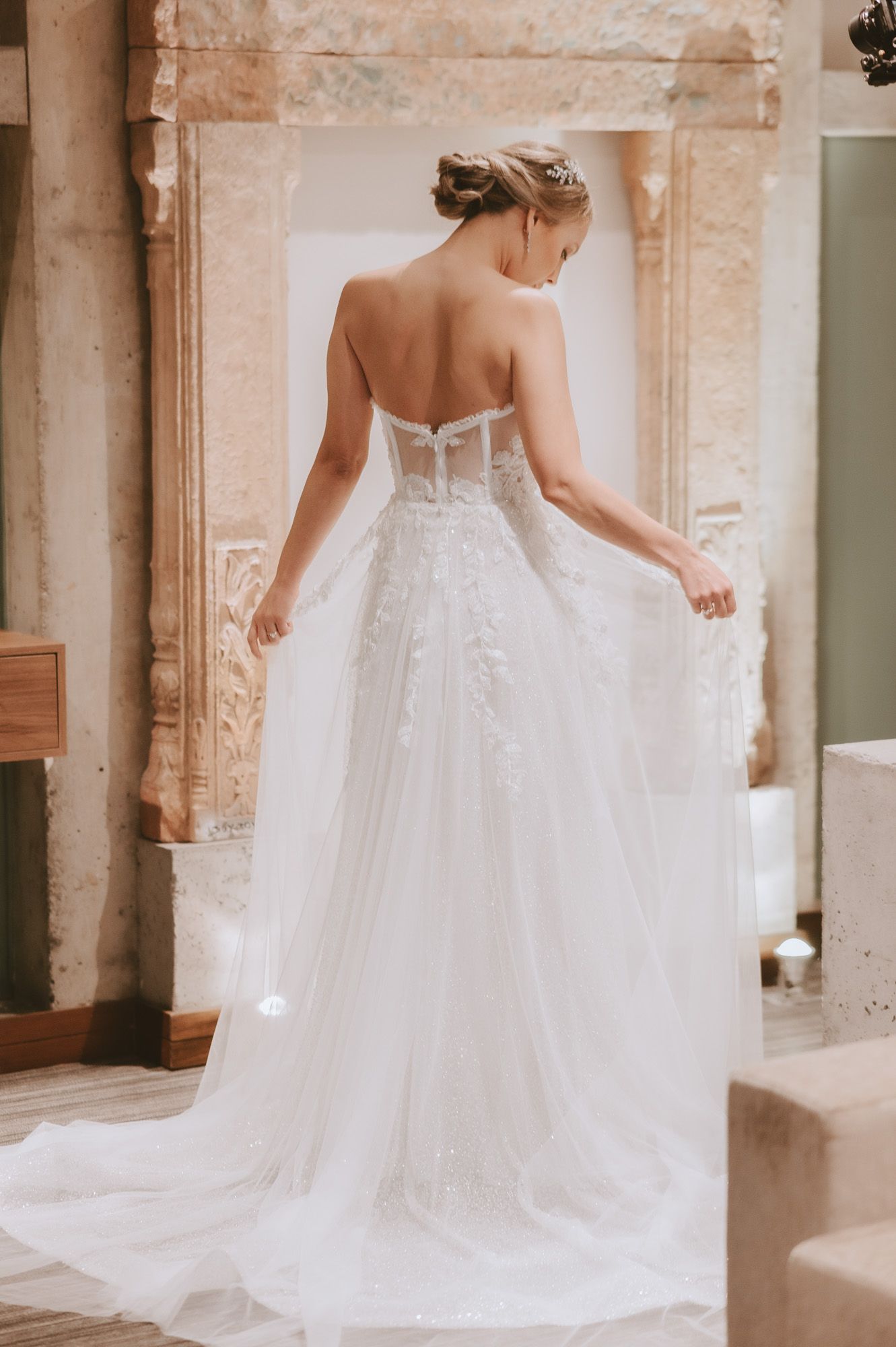 #bride #bridalmakeup #bridetobe #bridal #bridegoals #weddingdress #bridalwear #bridalgown #bridallook #weddinginspo #wed