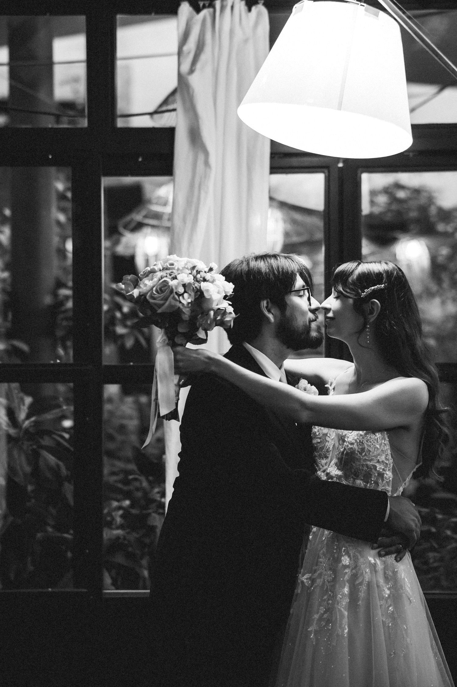 Fotografía de boda artística y espontánea en El Jardín de Arzábal de Madrid por SHUTTER.