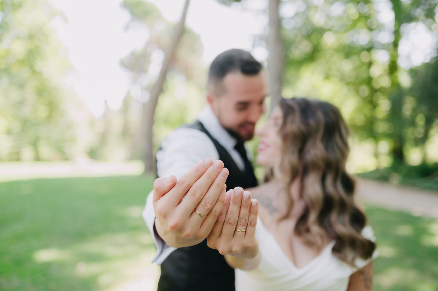 Fotógrafa de bodas en el parque de El Capricho Madrid