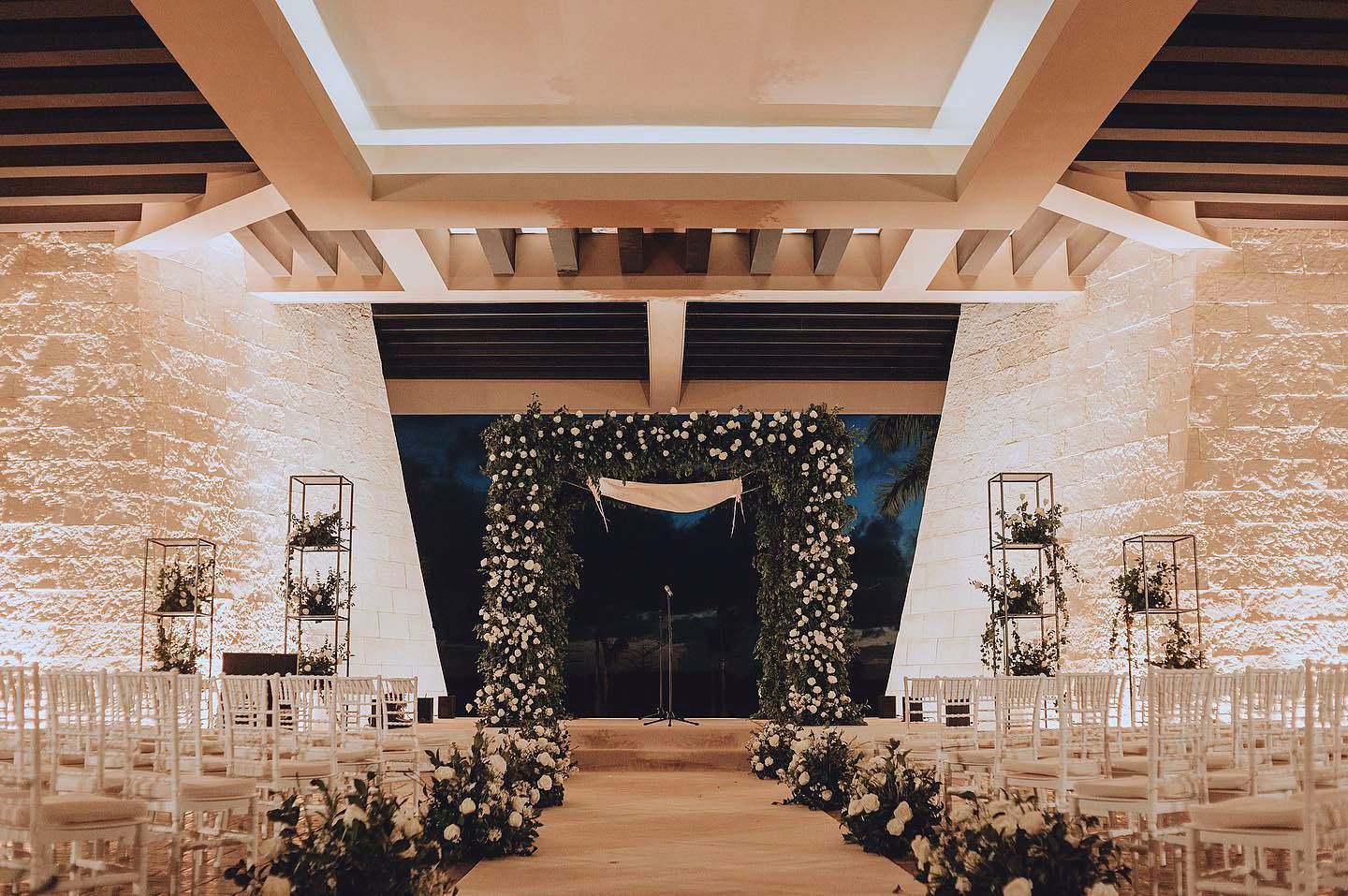 #whiteandgold #decoevent #weddingstyle #naturalwedding #bodasbonitas #fotografiadebodas #casamentscatalunya #bodas #boda