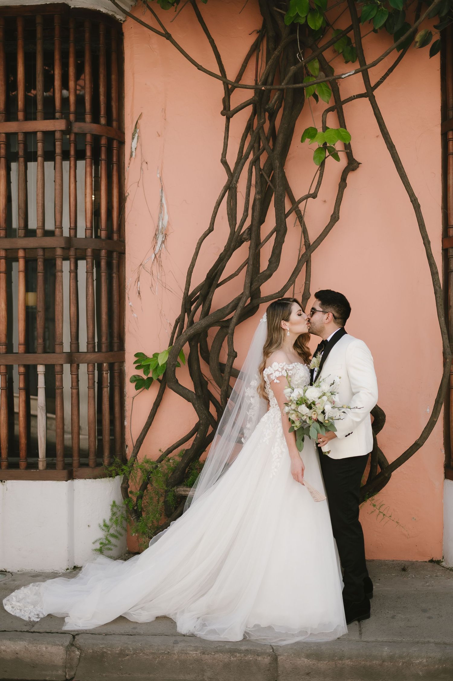 #intimateweddingphotographer #thisisreportage #civilceremony #weddingmagic #uniquewedding #weddingbride #bridalphotograp