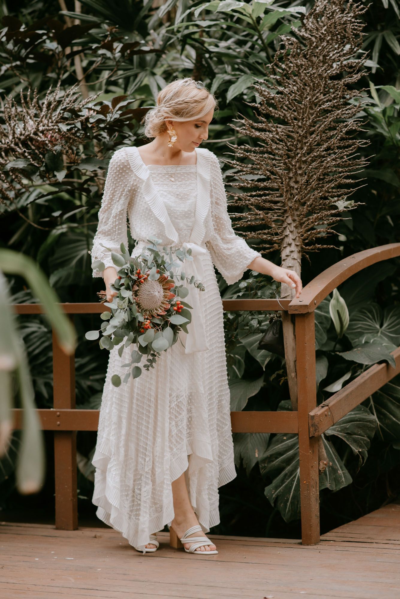 #bride #bridalmakeup #bridetobe #bridal #bridegoals #weddingdress #bridalwear #bridalgown #bridallook #weddinginspo #wed