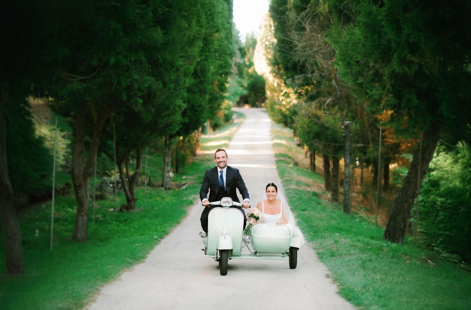 Reportaje de boda con vídeo de dron en el Castillo de Castilnovo en Segovia por SHUTTER.