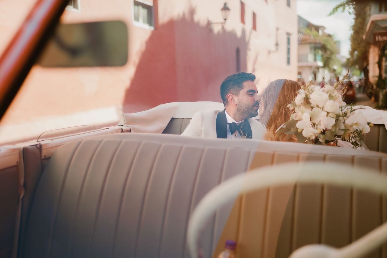 #intimateweddingphotographer #thisisreportage #civilceremony #weddingmagic #uniquewedding #weddingbride #bridalphotograp