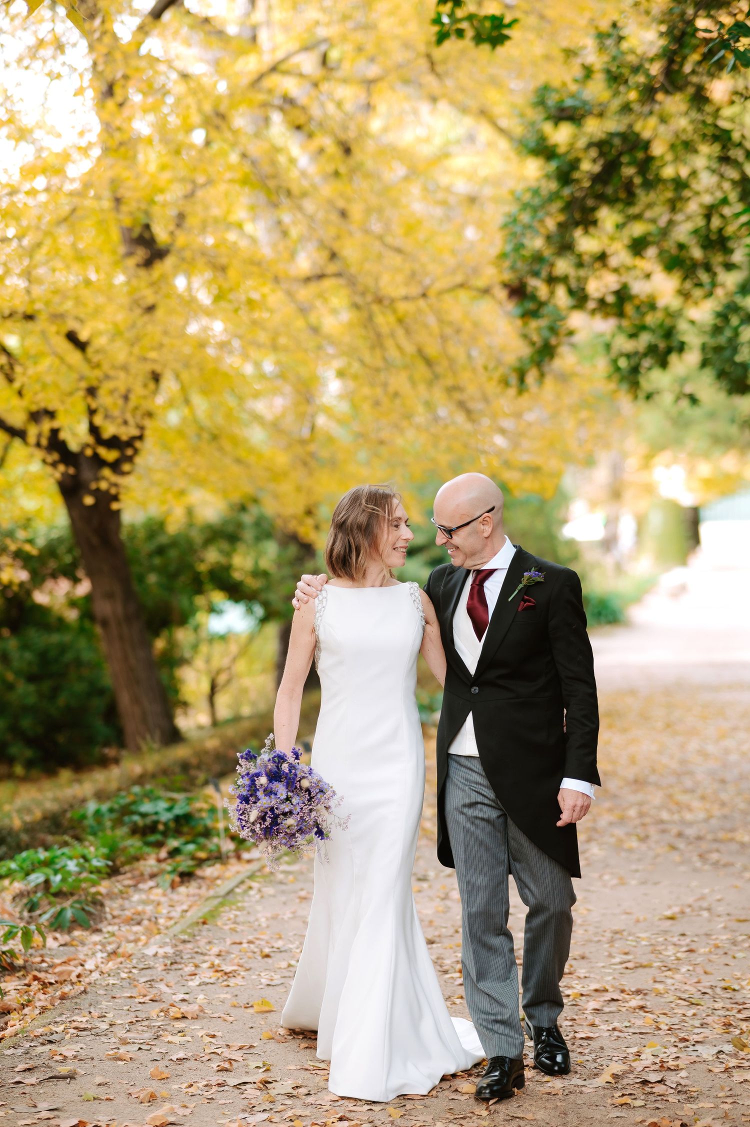 Sesión fotográfica de preboda en El Retiro y el Real Jardín Botánico de Madrid por SHUTTER.
