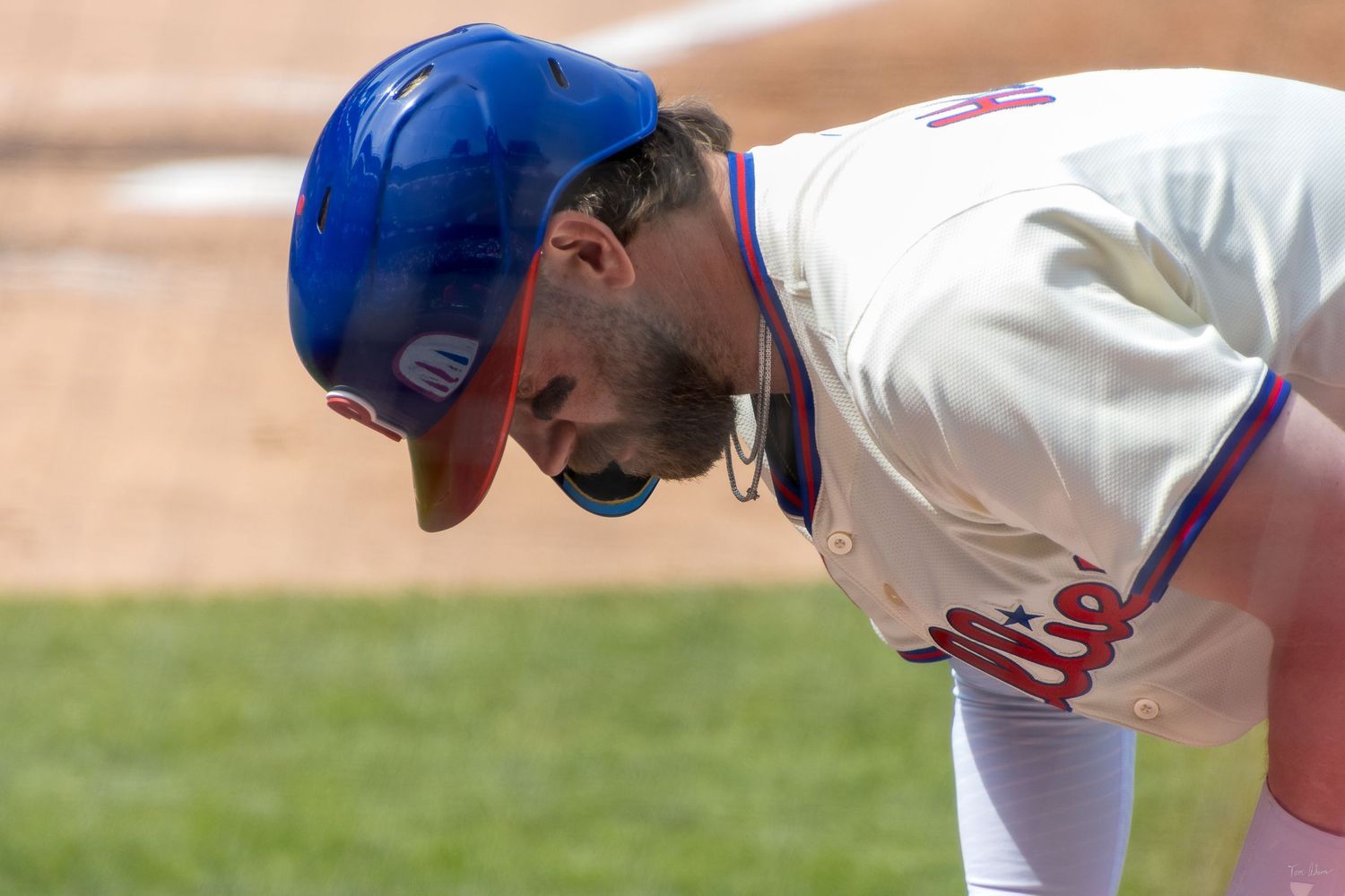 An image of Bryce Harper in the on deck circle.