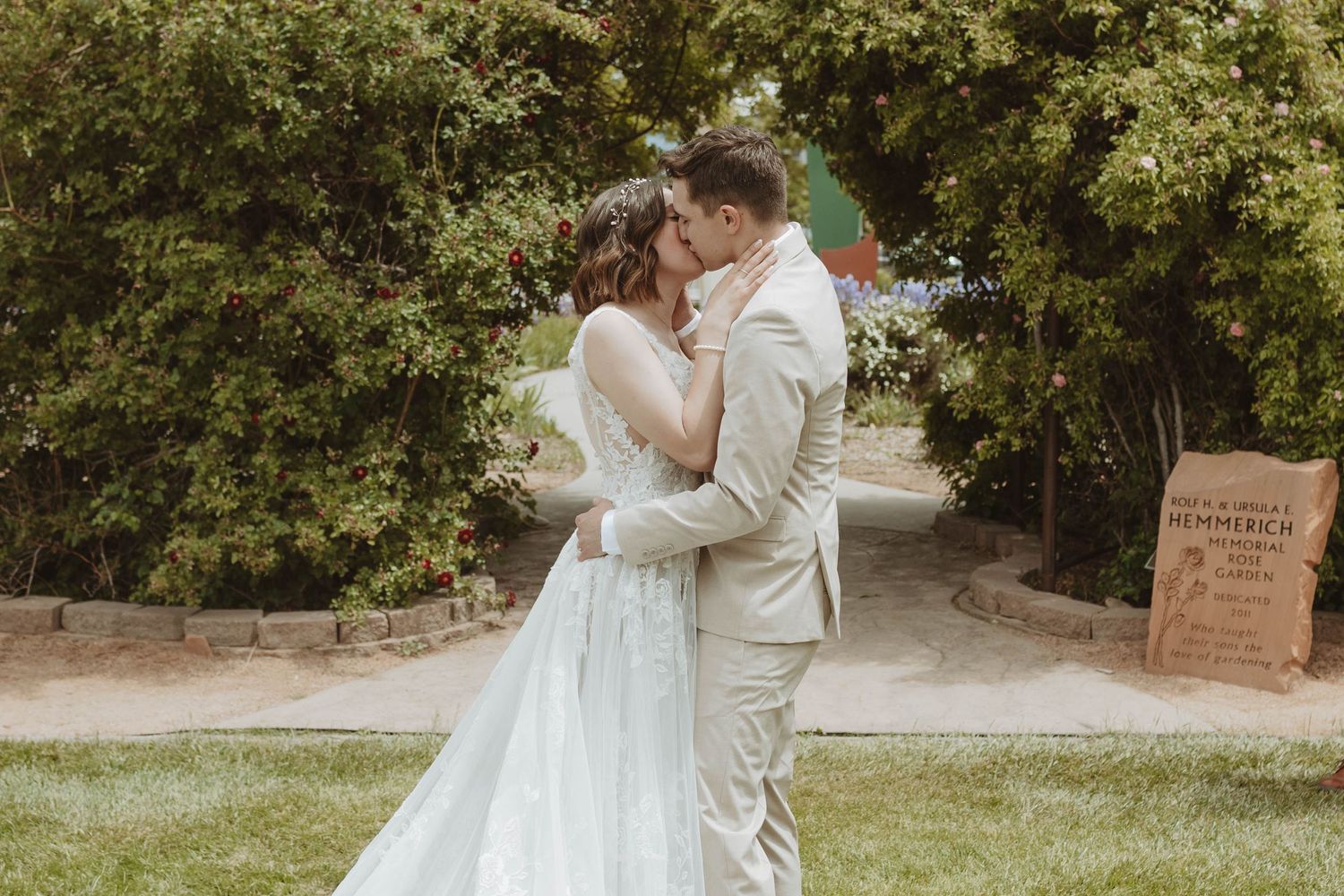 Grand Junction, Colorado Botanical Gardens Wedding Photography