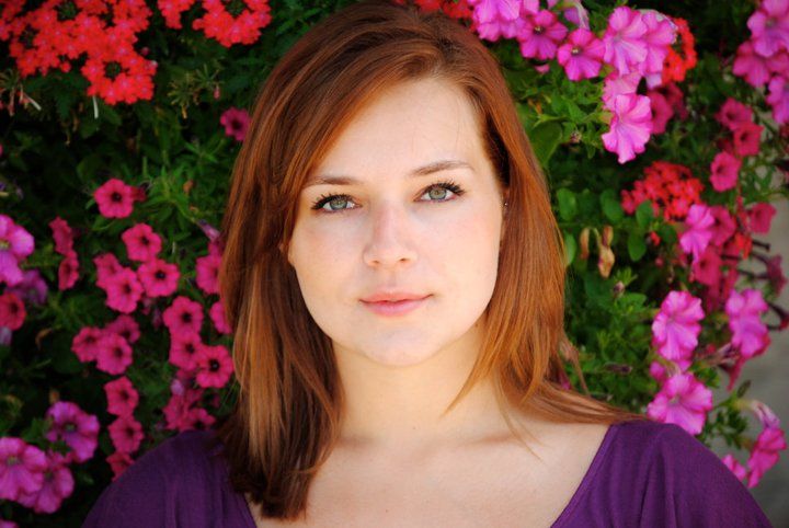 gorgeous woman headshot, natural lighting
