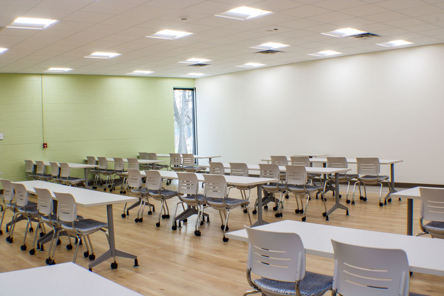 Indoor Architecture, indoor lighting, classroom, community college architecture