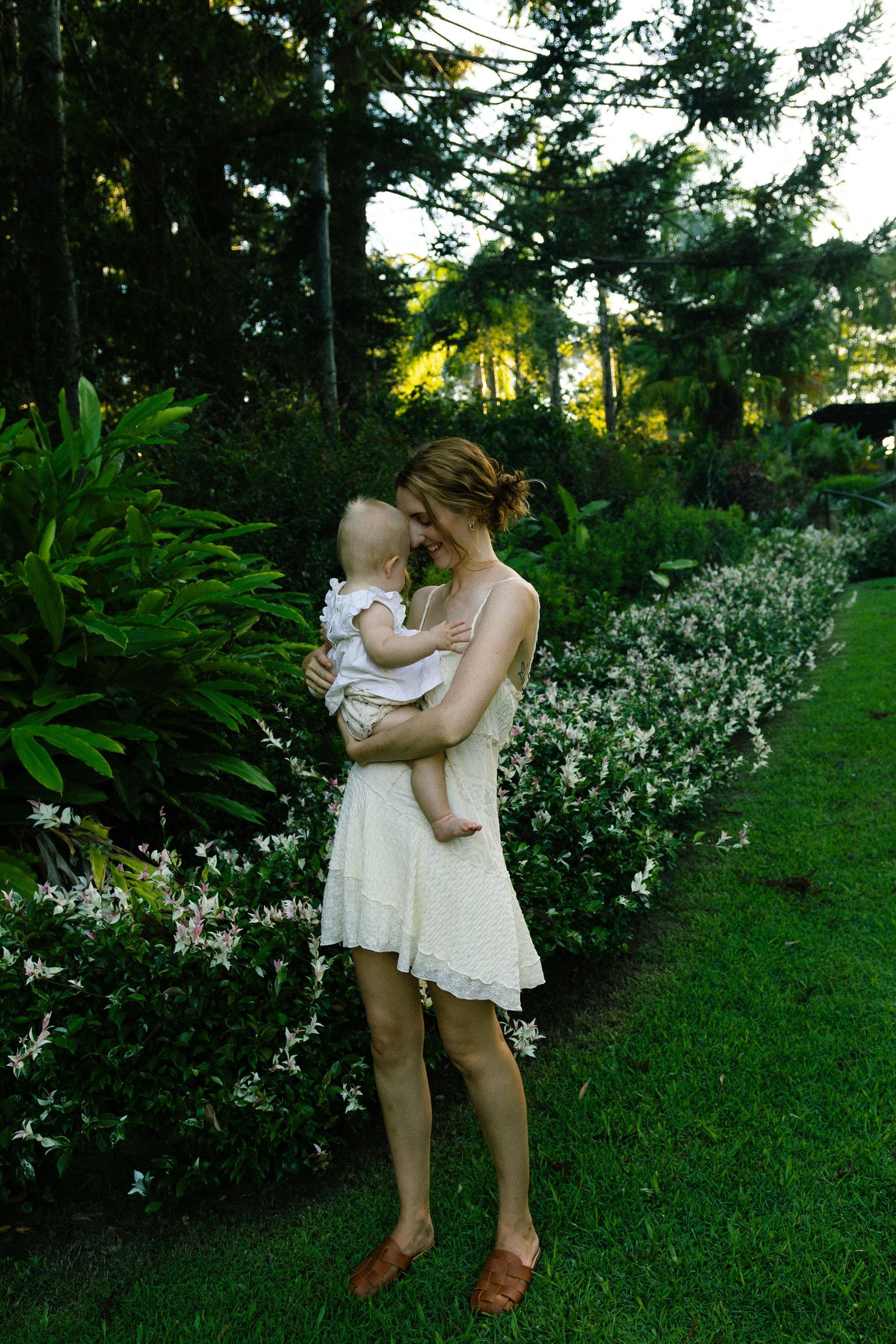 sunshine coast family photographer mothers day photos alsahwa estate