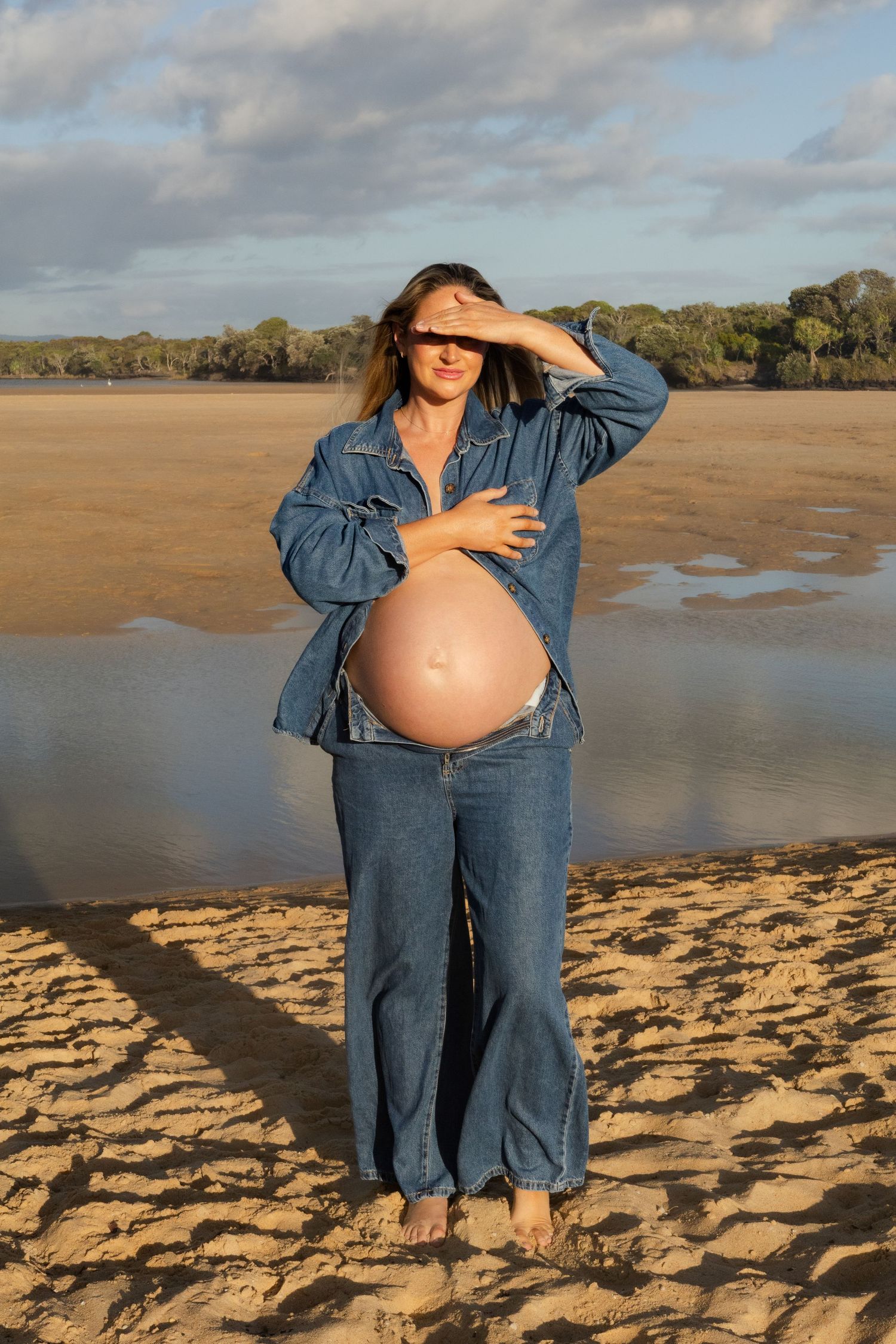 golden hour, Currimundi Beach, Sunshine Coast, maternity poses, maternity photography, queensland photographer, australia, maternity outfit