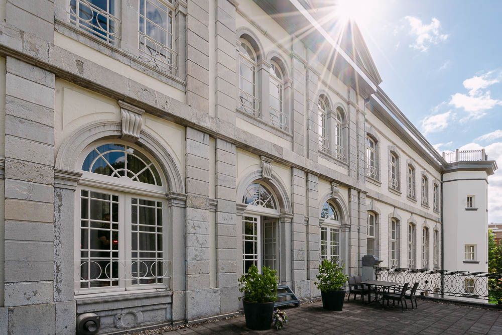 Rückansicht der Hochzeitslocation Kasteel Bloemendal in Vaals bei Aachen.