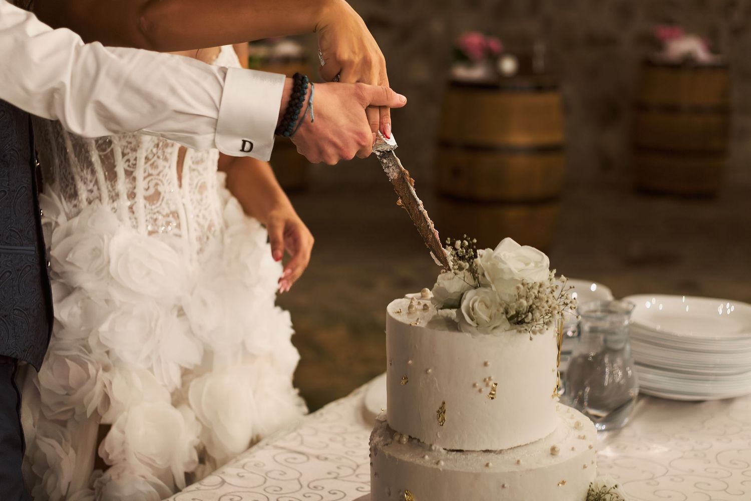cutting cake