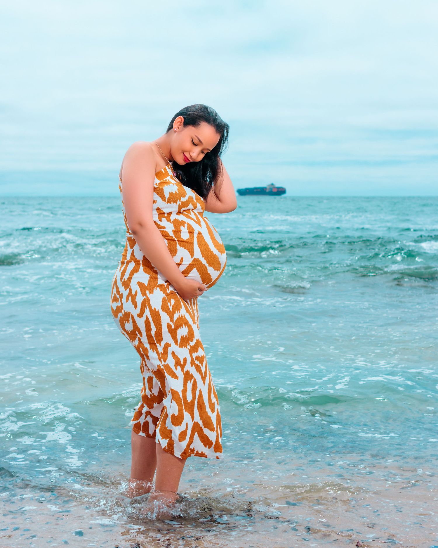 maternity shoot by Walvis Bay & swakopmund photographer taken at Langstrand beach