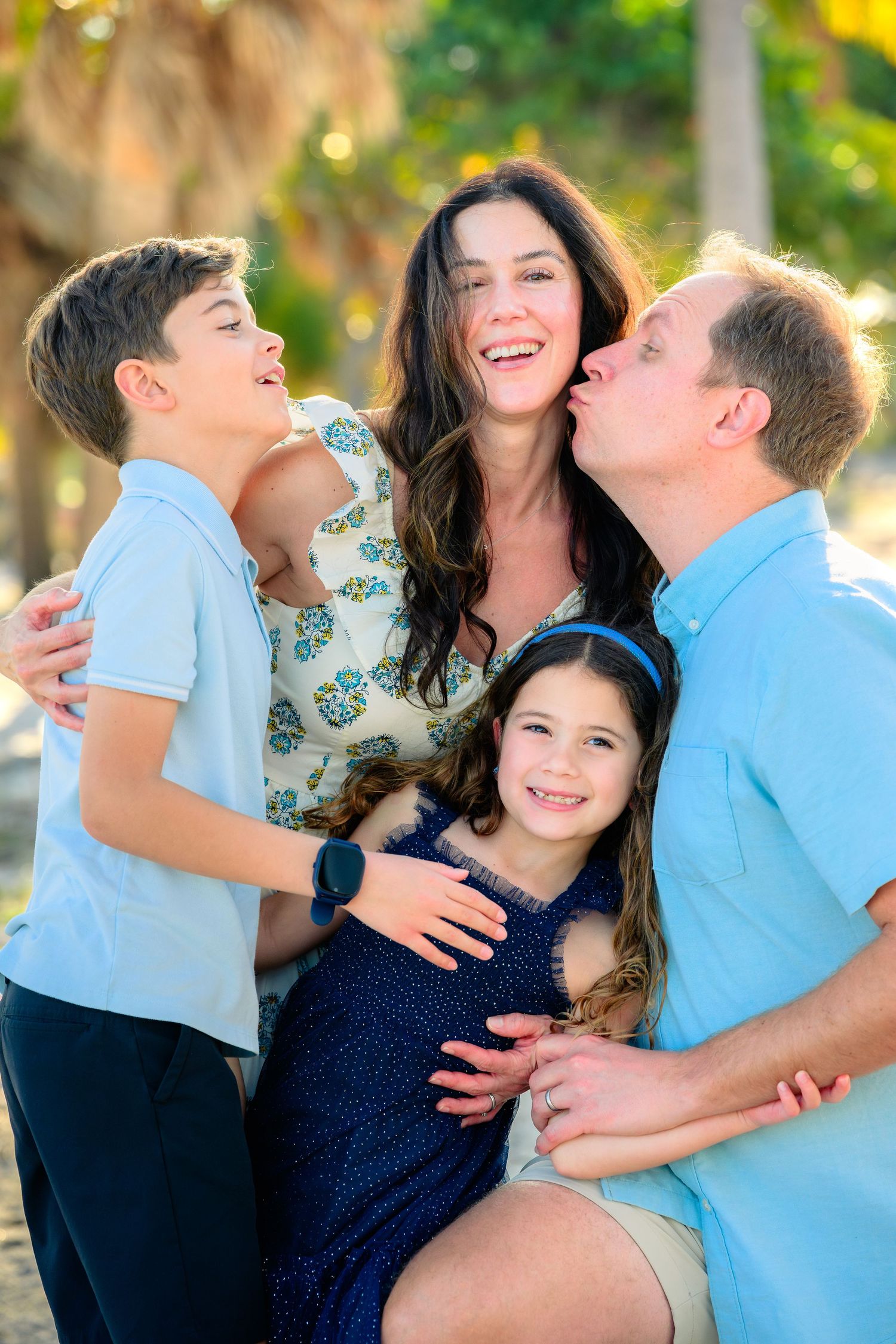 Candid family photography at the beach.