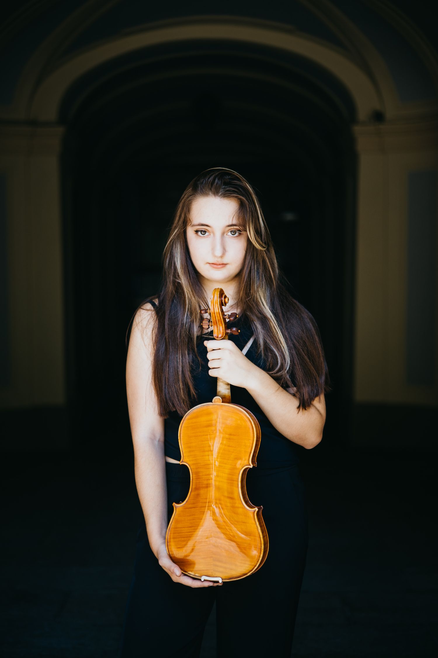 Sara Rosati, giovane violinista italiana, fotografata da Marco Carino, fotografo e pianista specializzato in foto per musicisti