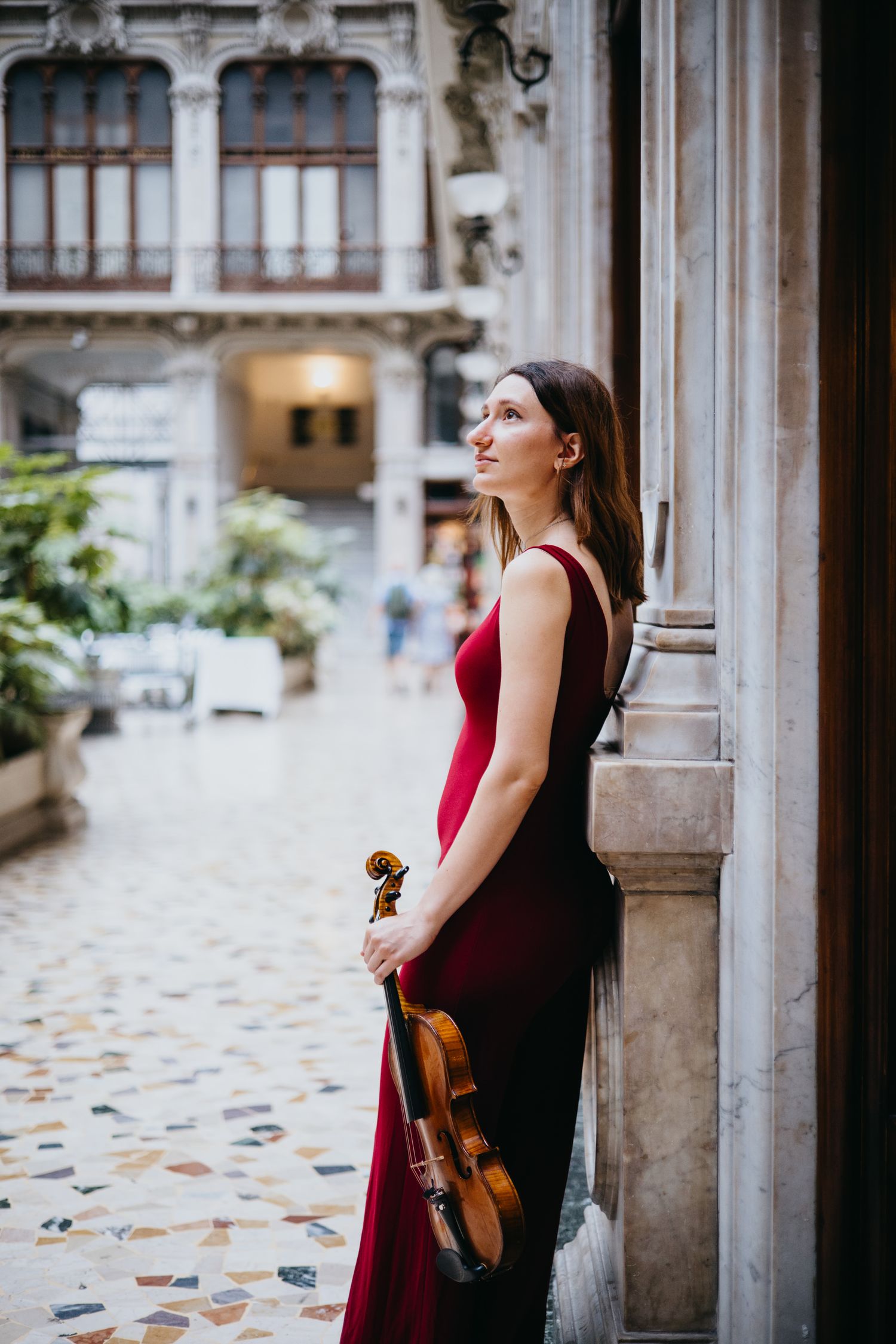 Violinista nella galleria subalpina di torino fotografata da Marco Carino Fotografo