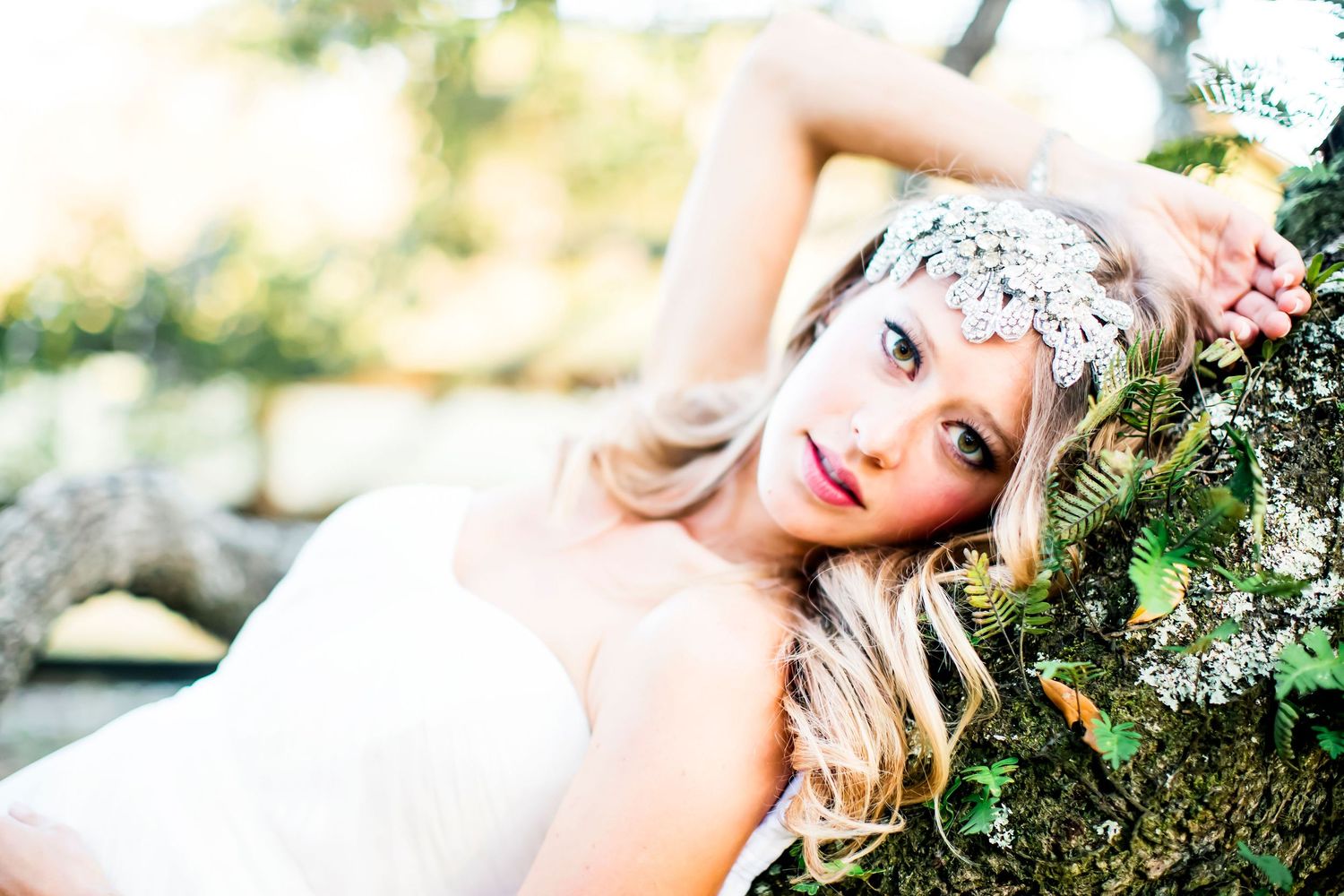 Beautiful bridal portrait at Boone Hall Plantation in South Carolina. Juliet Elizabeth Photography.