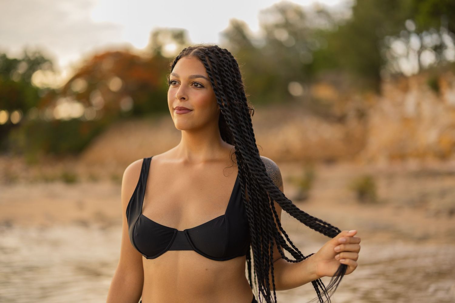 Golden hour outdoor portrait photography session in Darwin captured by Julie Françoise Imagery
