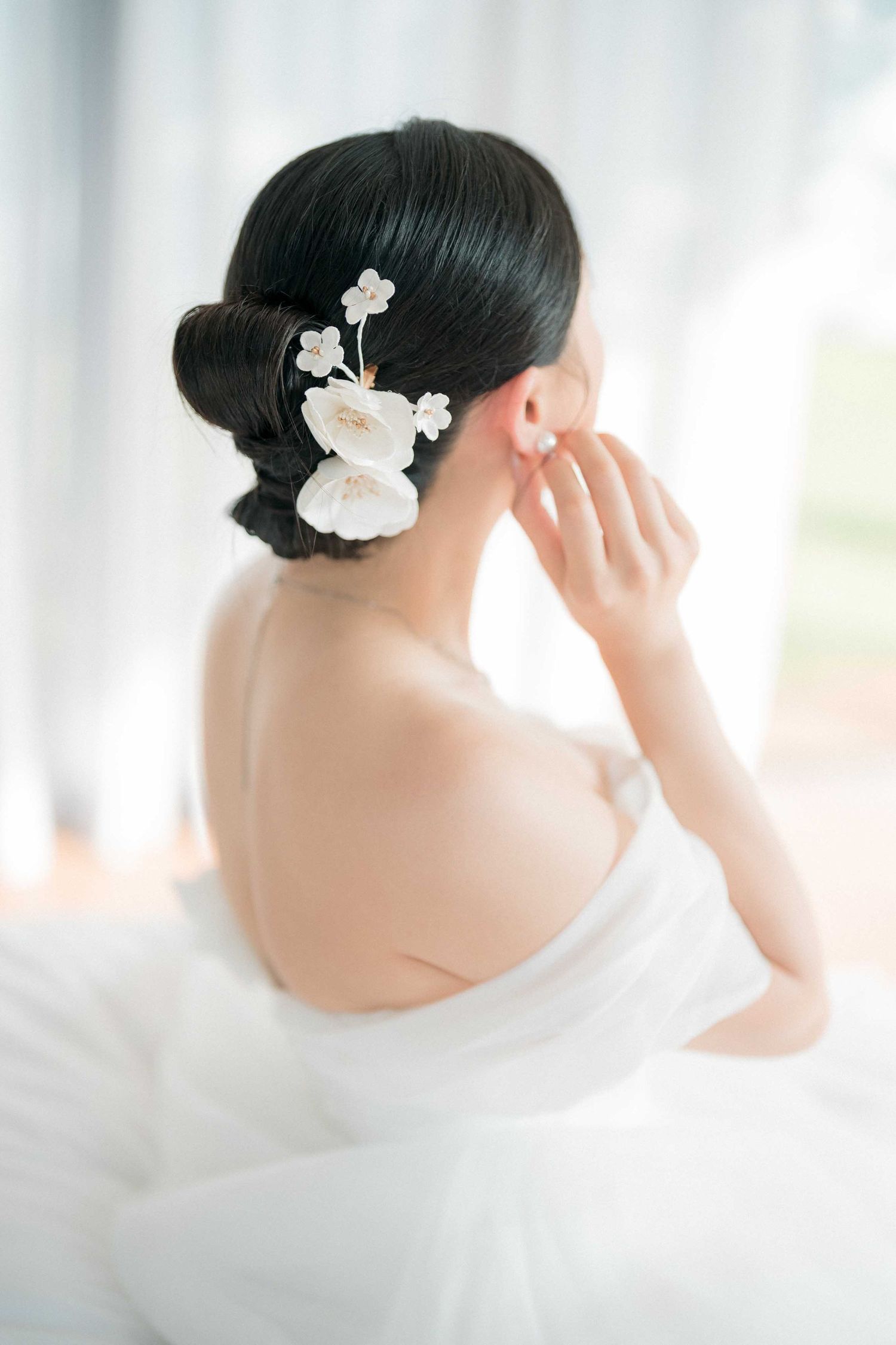 Bride getting ready very nice shot , Phuket wedding photography , Bangkok photoshoot, Bangkok photographer