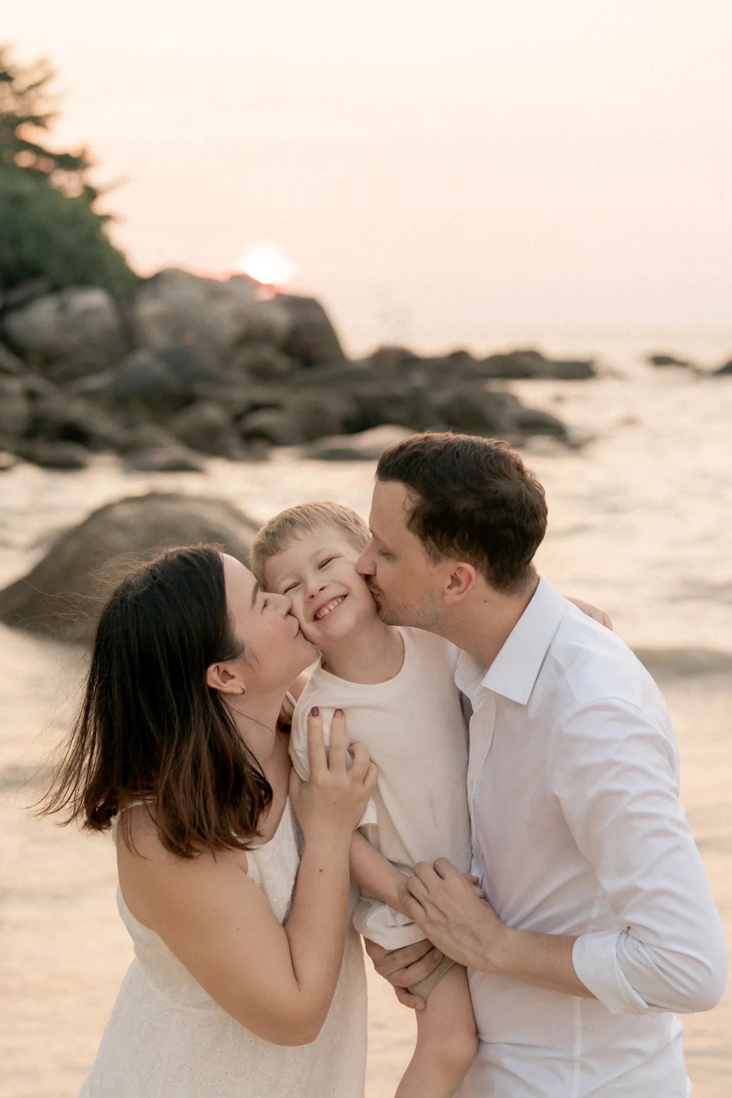 Family photography at The shore by Kata thani Phuket, Adorable shoot with Deen Phuket photographer or Phuket photoshoot, Family photoshoot