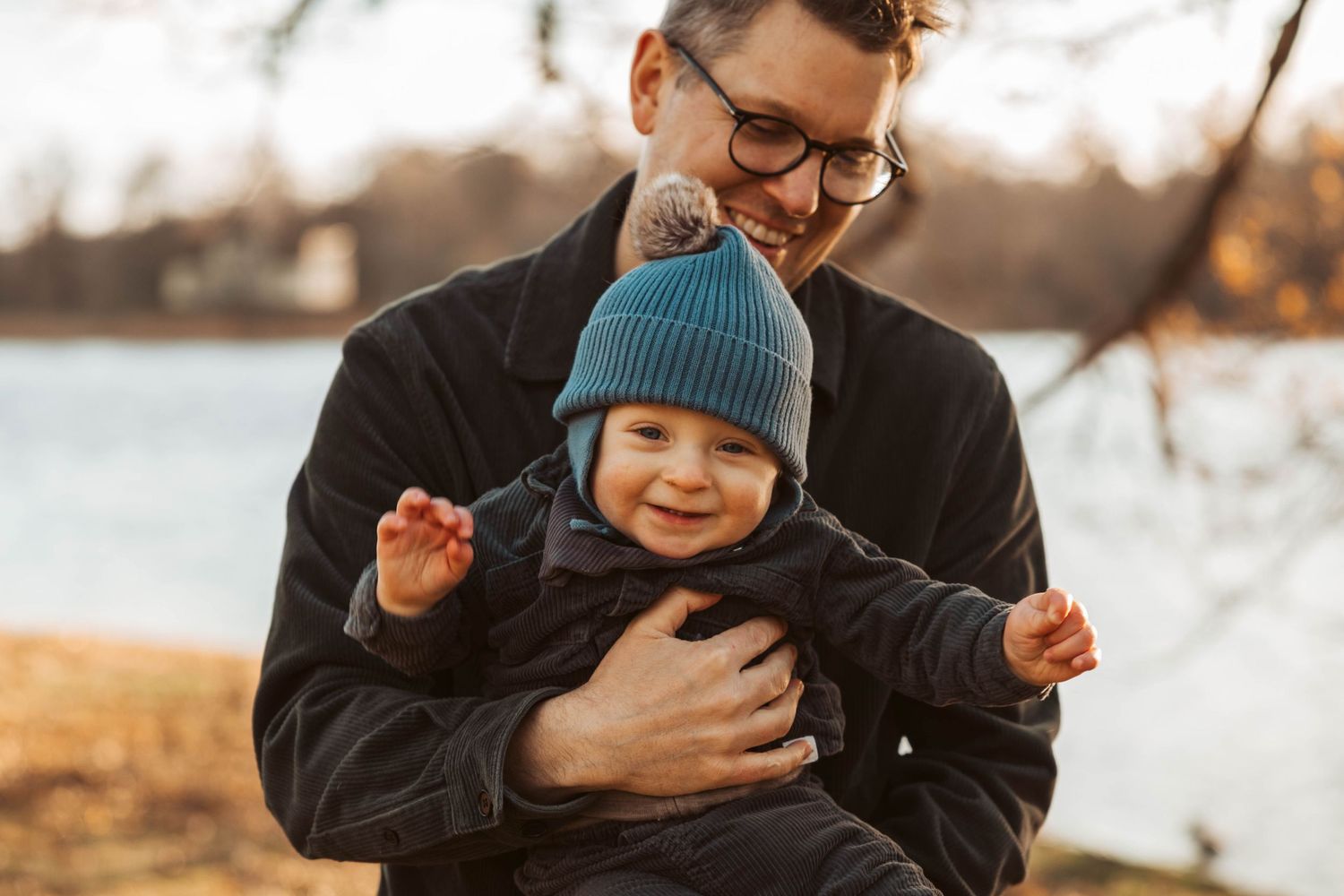 Familjefotogarfering pappa och son.