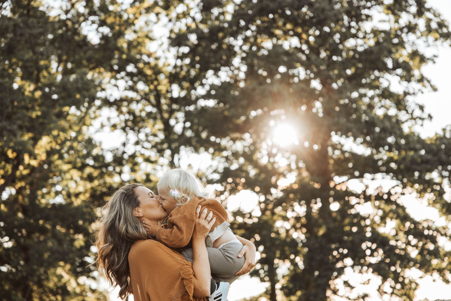 Famijefotografering skog.