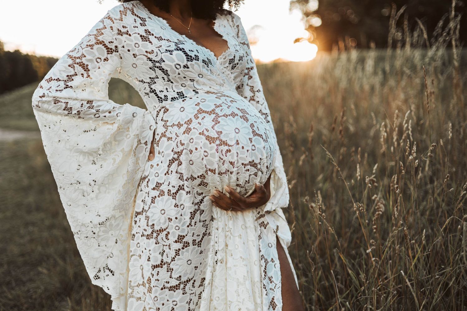 Gravid mage i motsol.