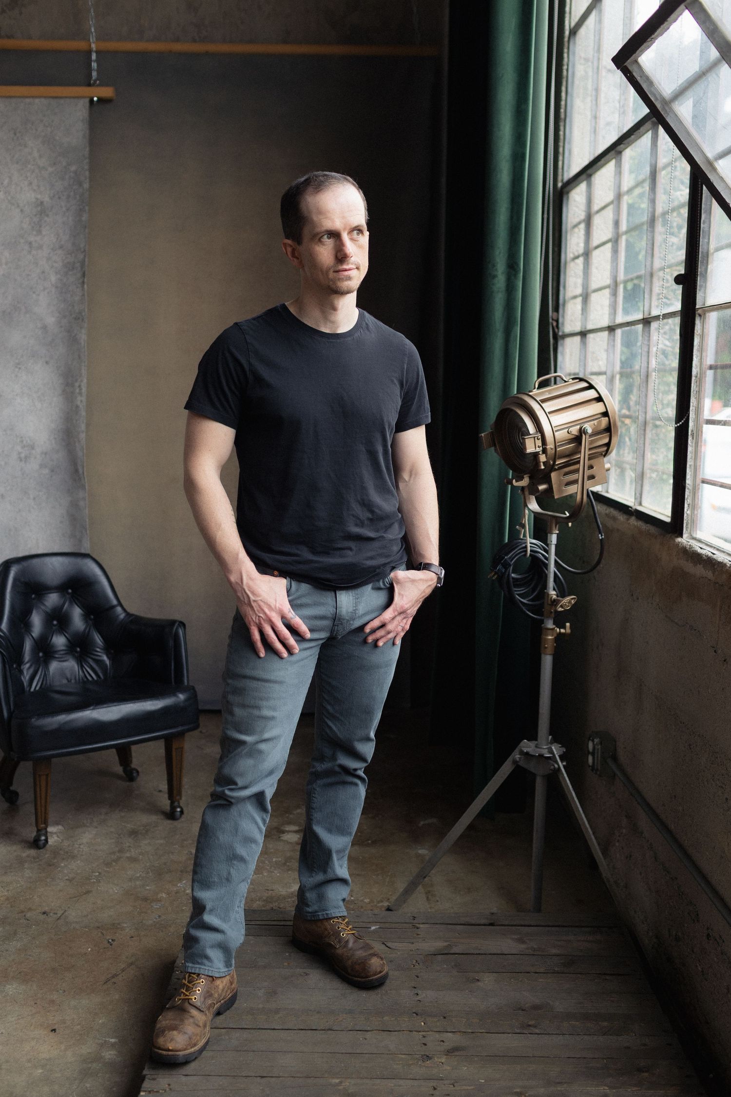 Environmental artist portrait featuring actor Kurt Quinn.