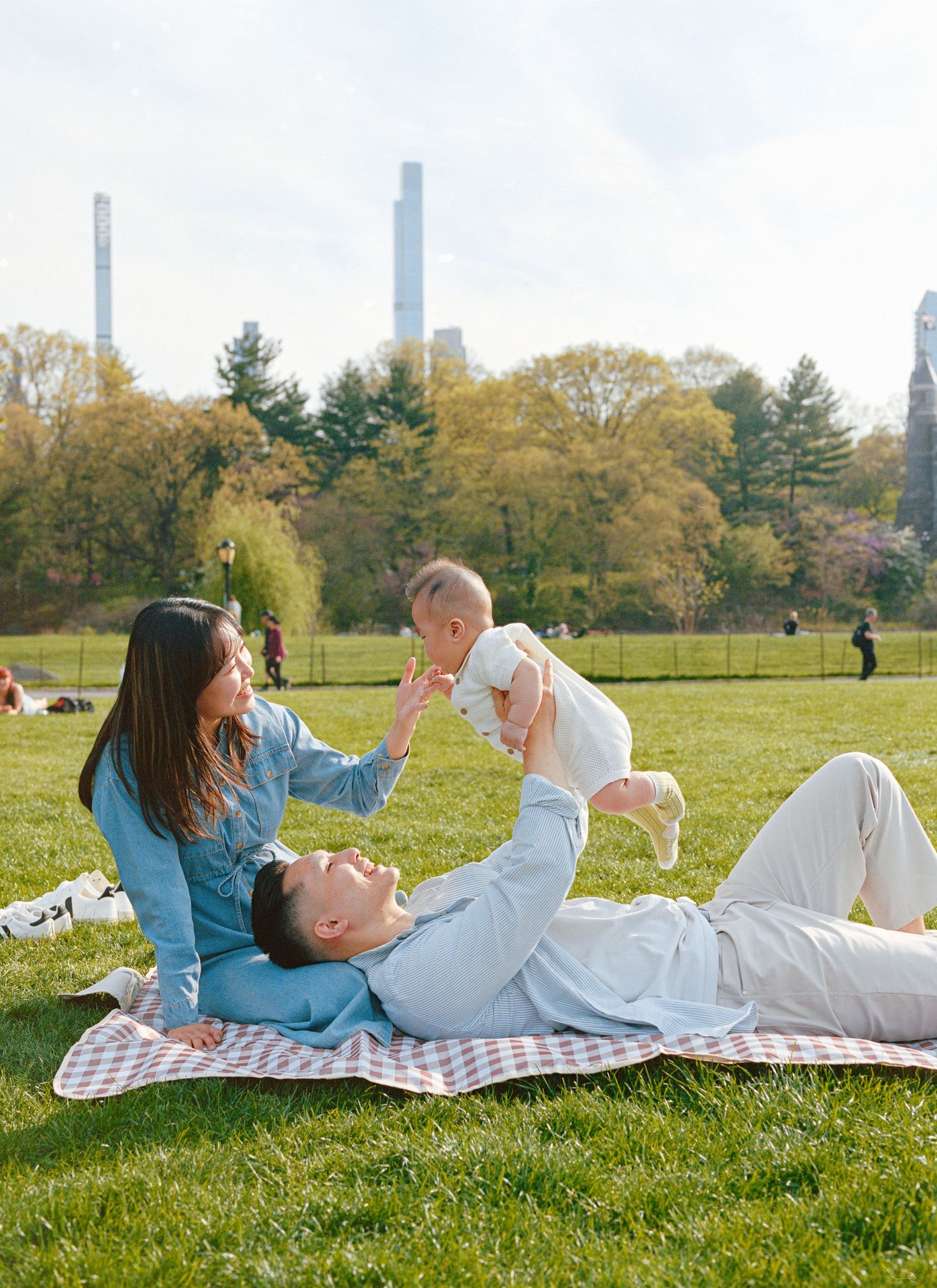 Korean family photography shoot in Spring in Central Park, shot on film