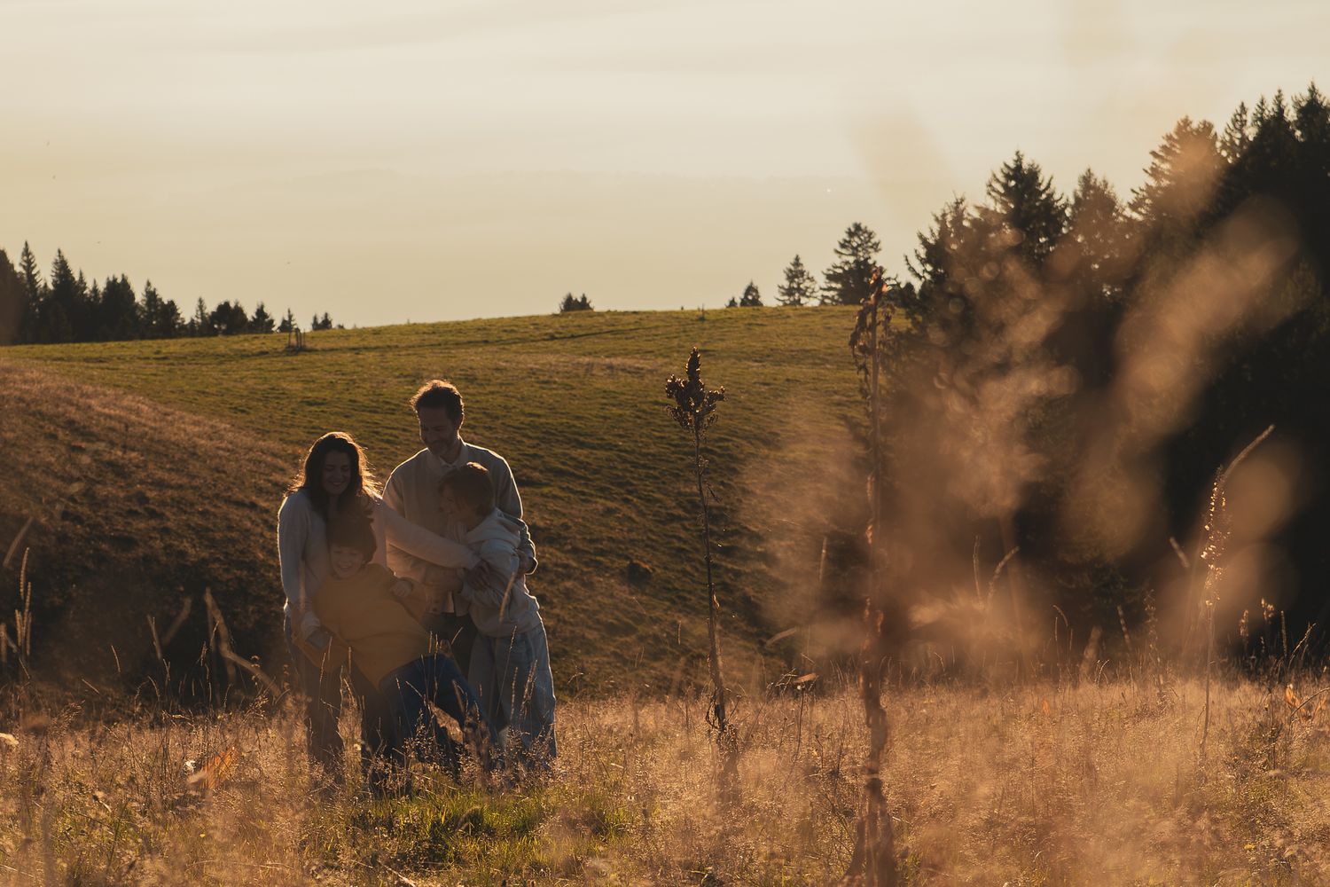 Séance photo famille à l'automne en Haute-Savoie.
