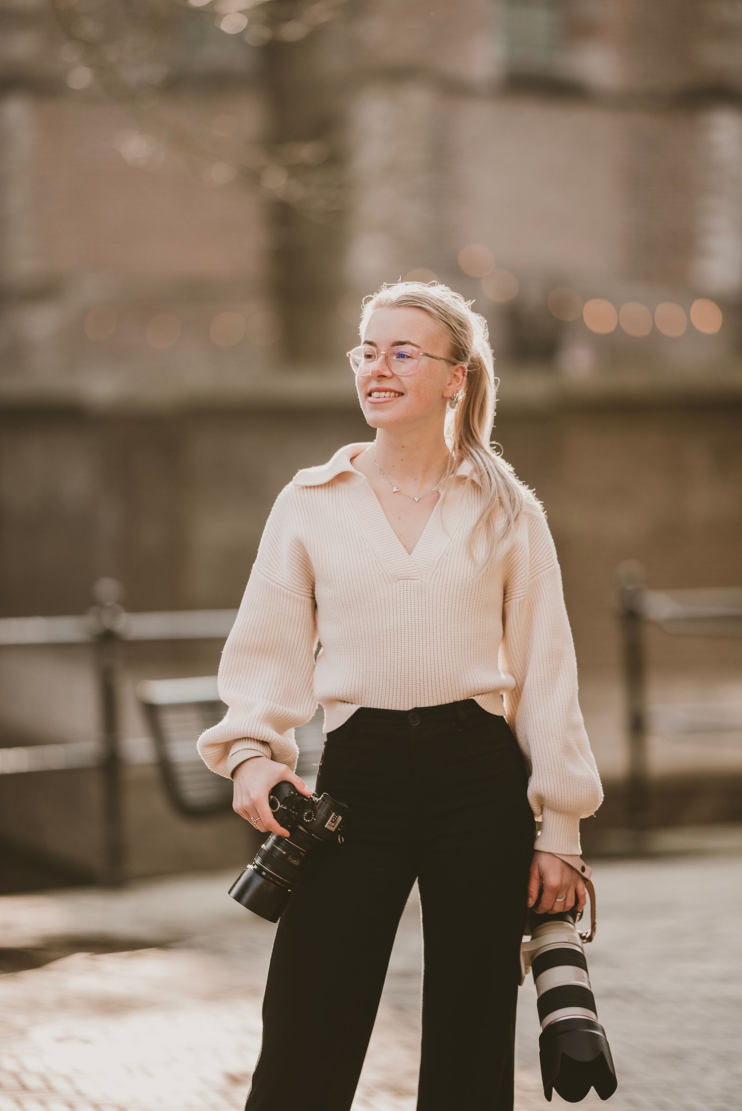 Enthousiaste trouwfotograaf die voelt als een vriendin op jullie bruiloft