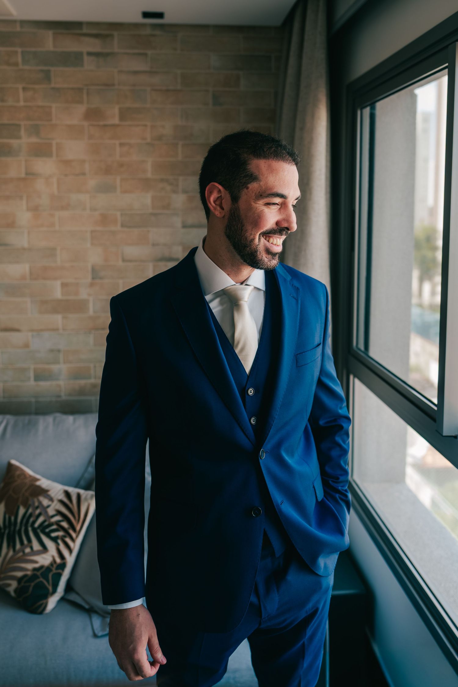 Groom getting ready with father and friends before Botânico Quintal wedding in São Paulo, Brazil.