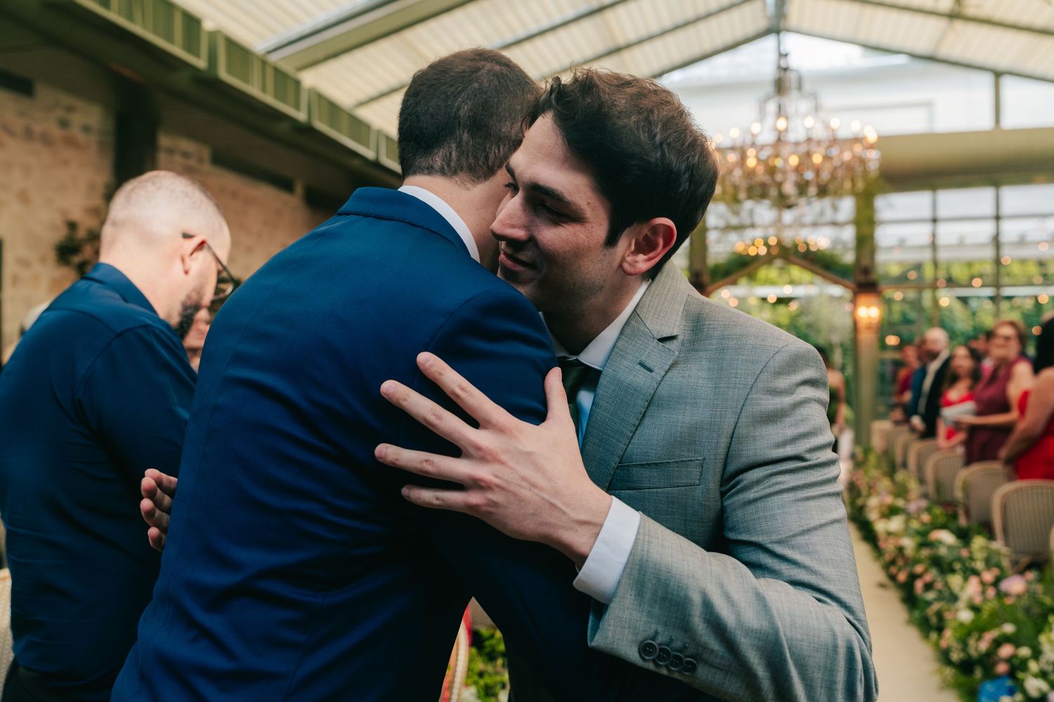 Emotional greenhouse wedding ceremony at Botânico Quintal in São Paulo, Brazil.